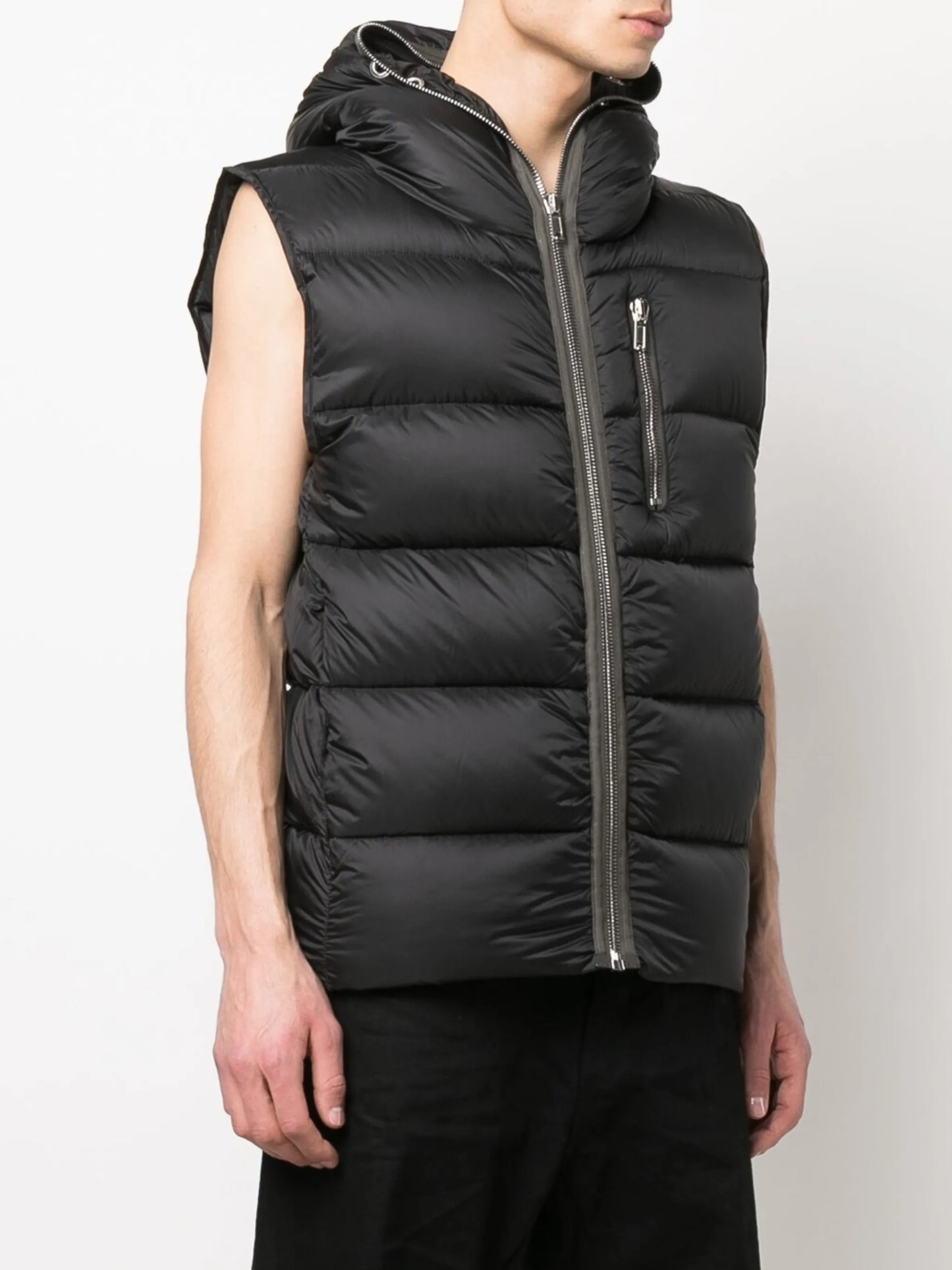 zip-fastening hooded gilet