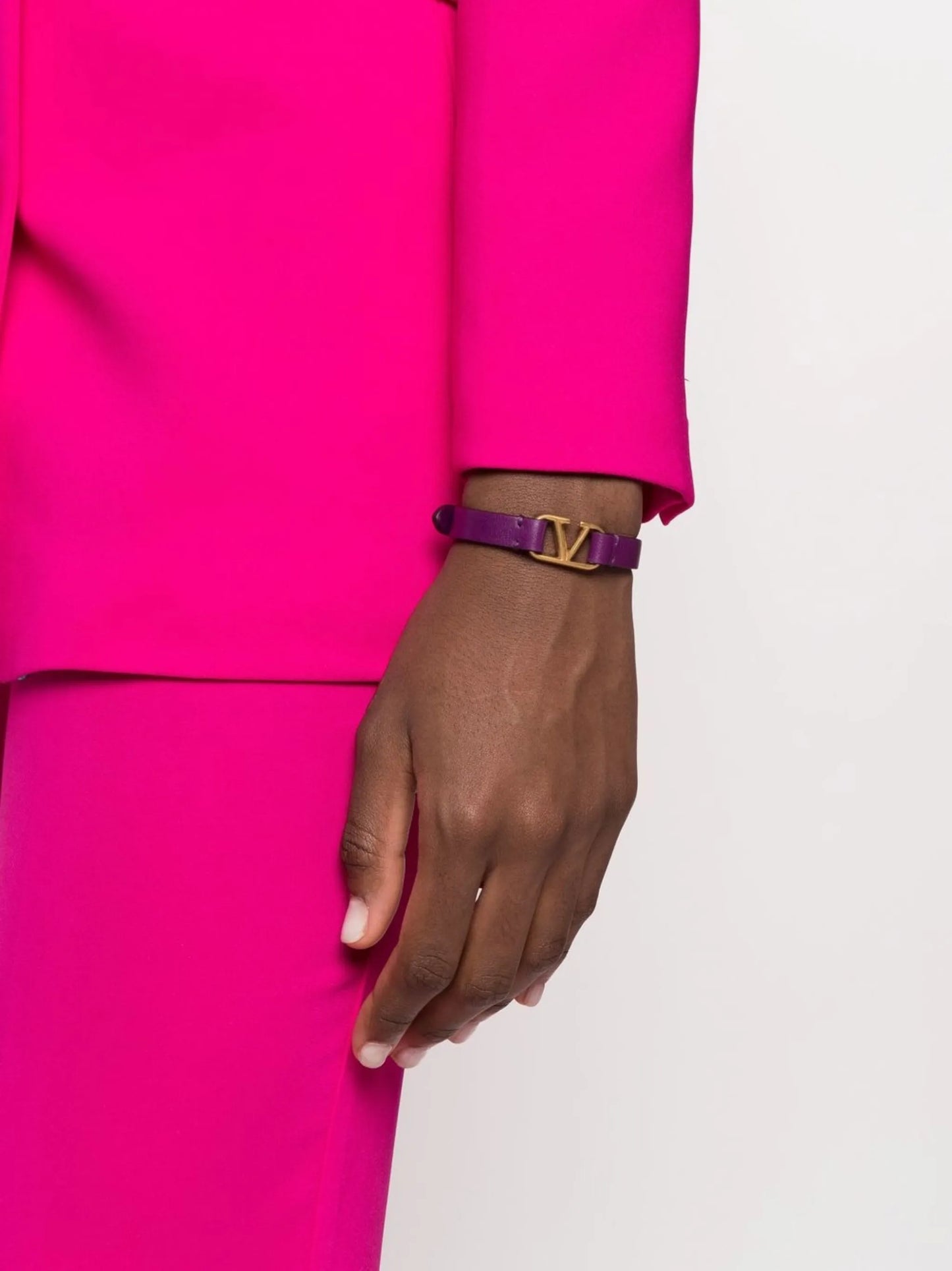 VLogo leather bracelet