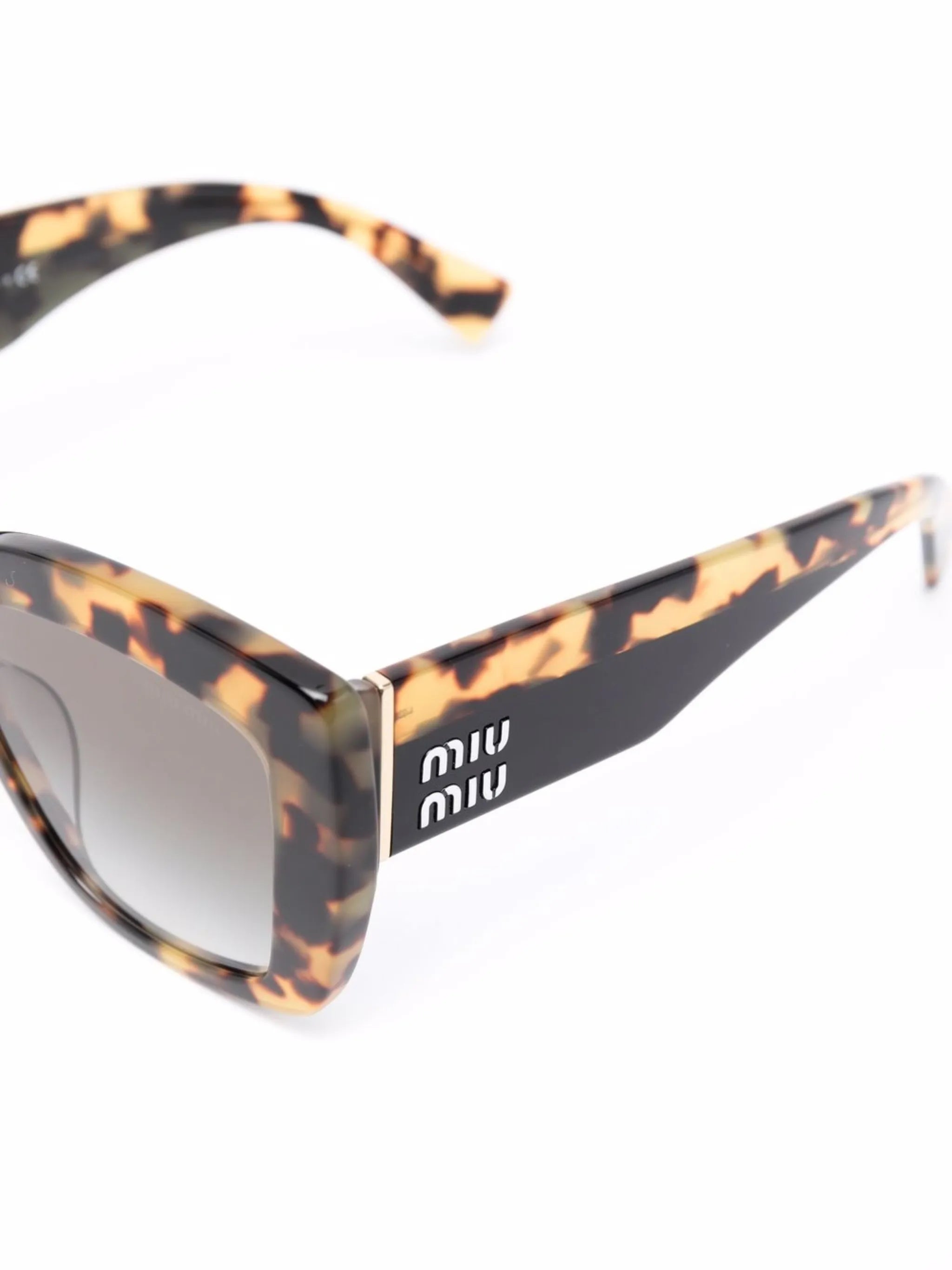 tortoiseshell cat-eye sunglasses