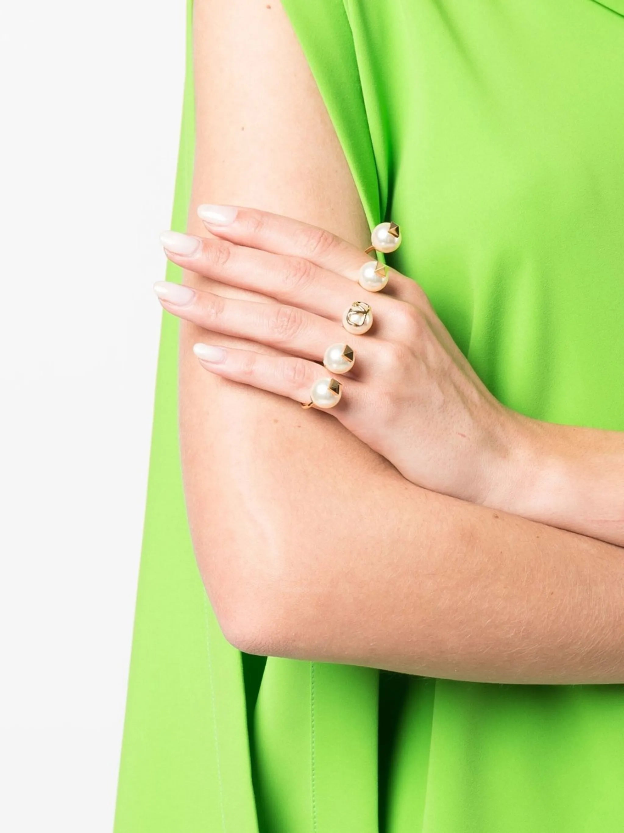 VLogo Rockstud multi pearl ring