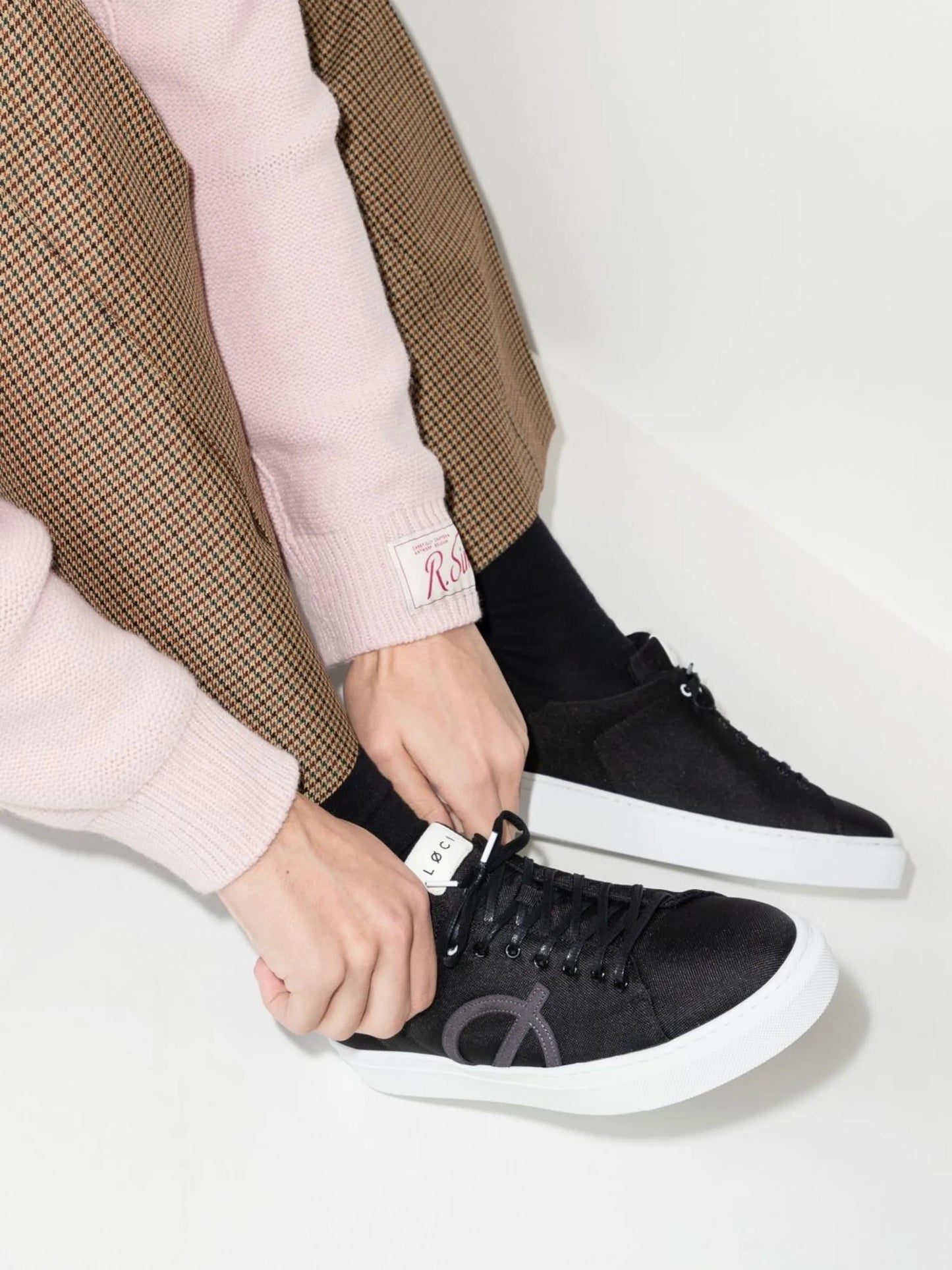Loci Nine sneakers