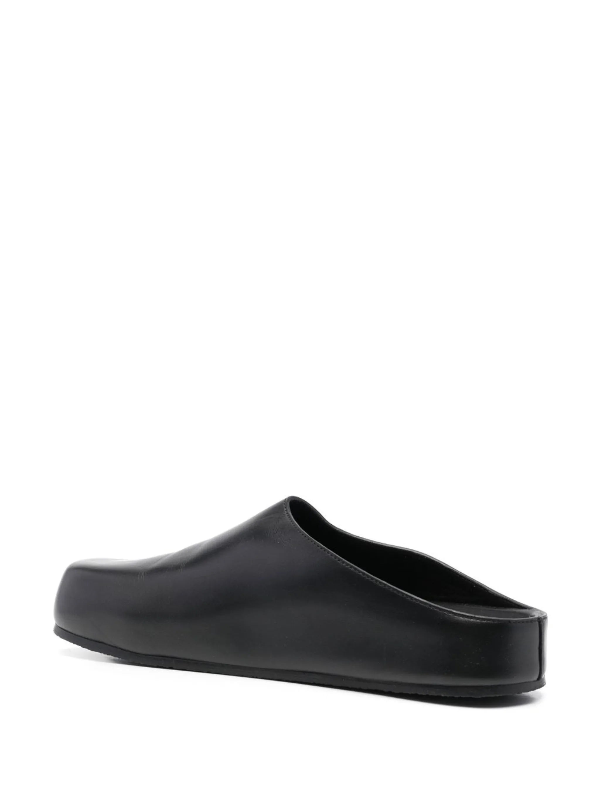 round-toe leather slippers