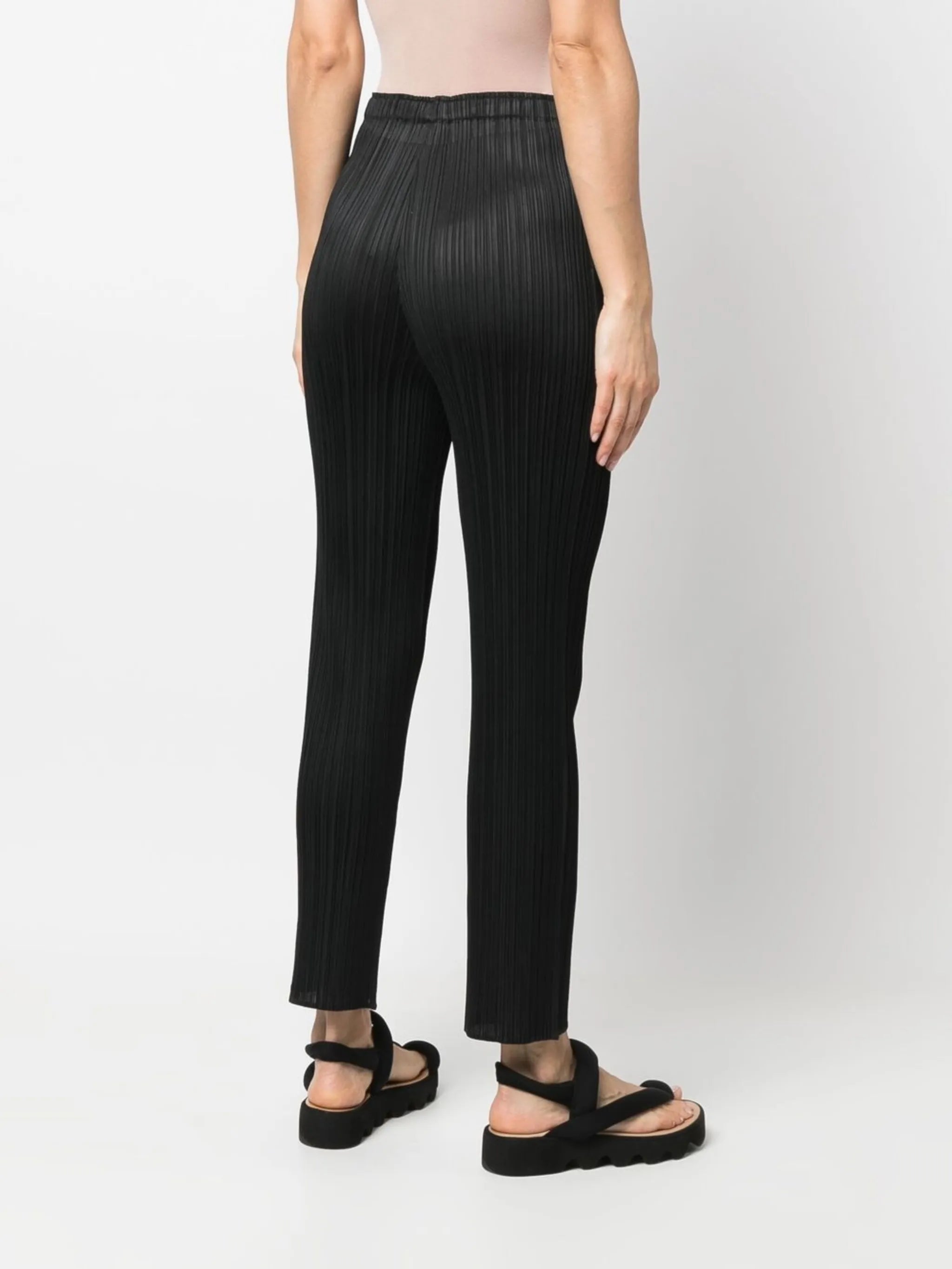 elasticated-waist slip-on straight trousers