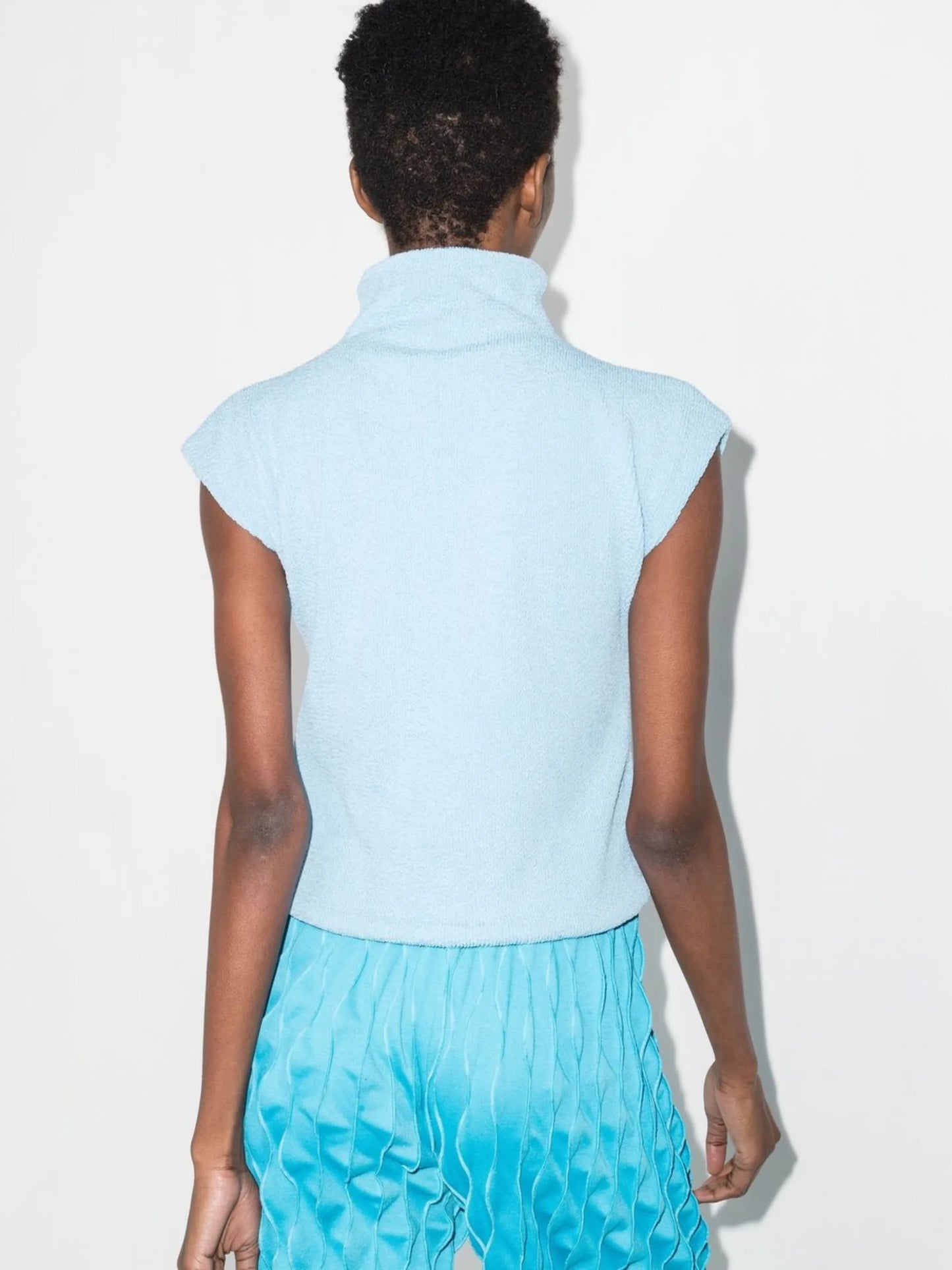 cut out-detail roll neck knitted top