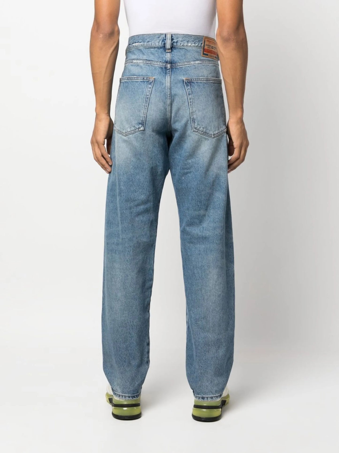 2010 007i3 straight-leg jeans