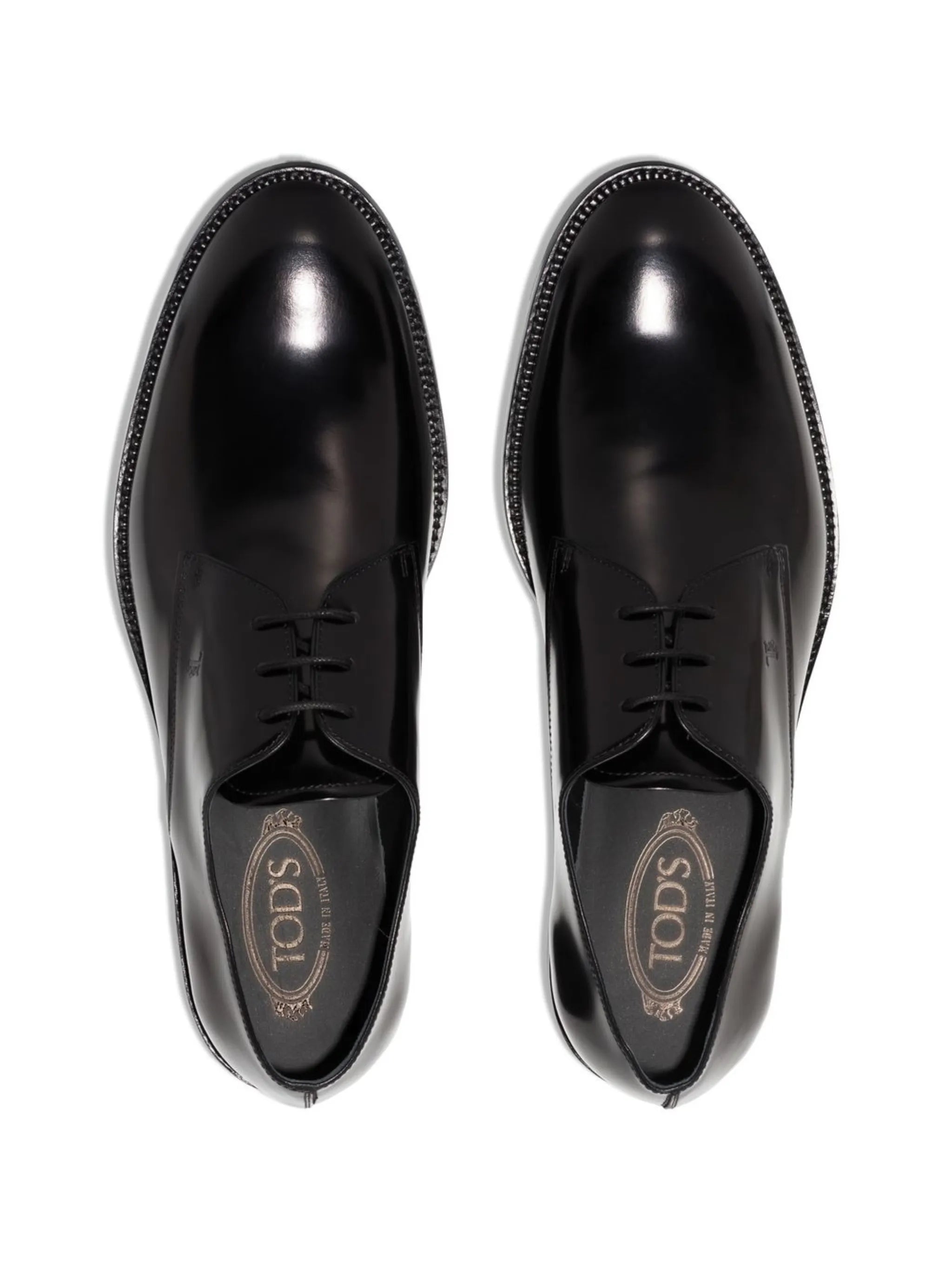 lace-up shoes in leather