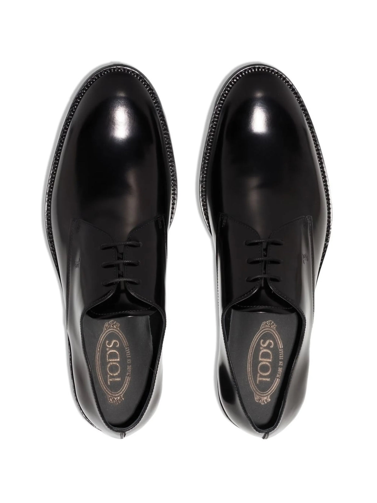 lace-up shoes in leather