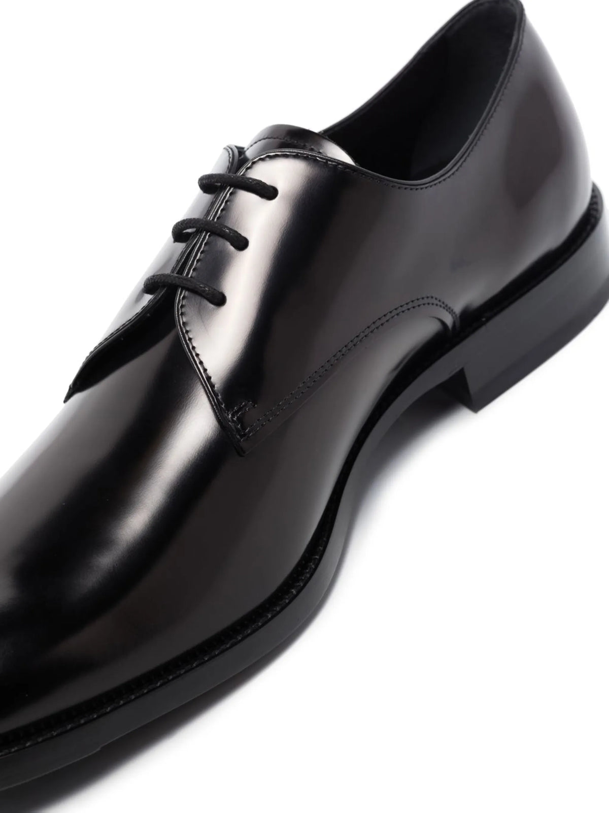 lace-up shoes in leather