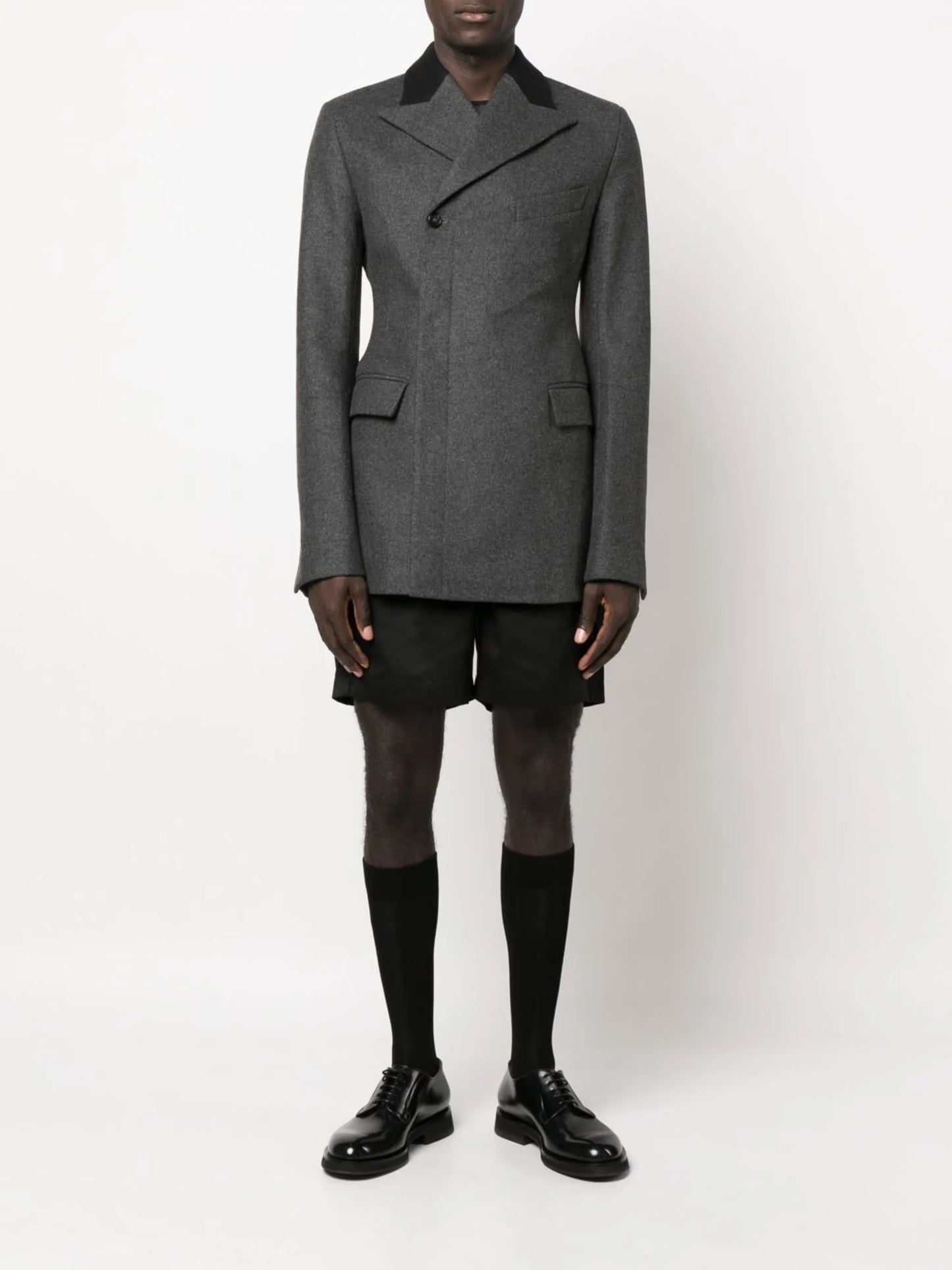 peak-lapels double-breasted jacket