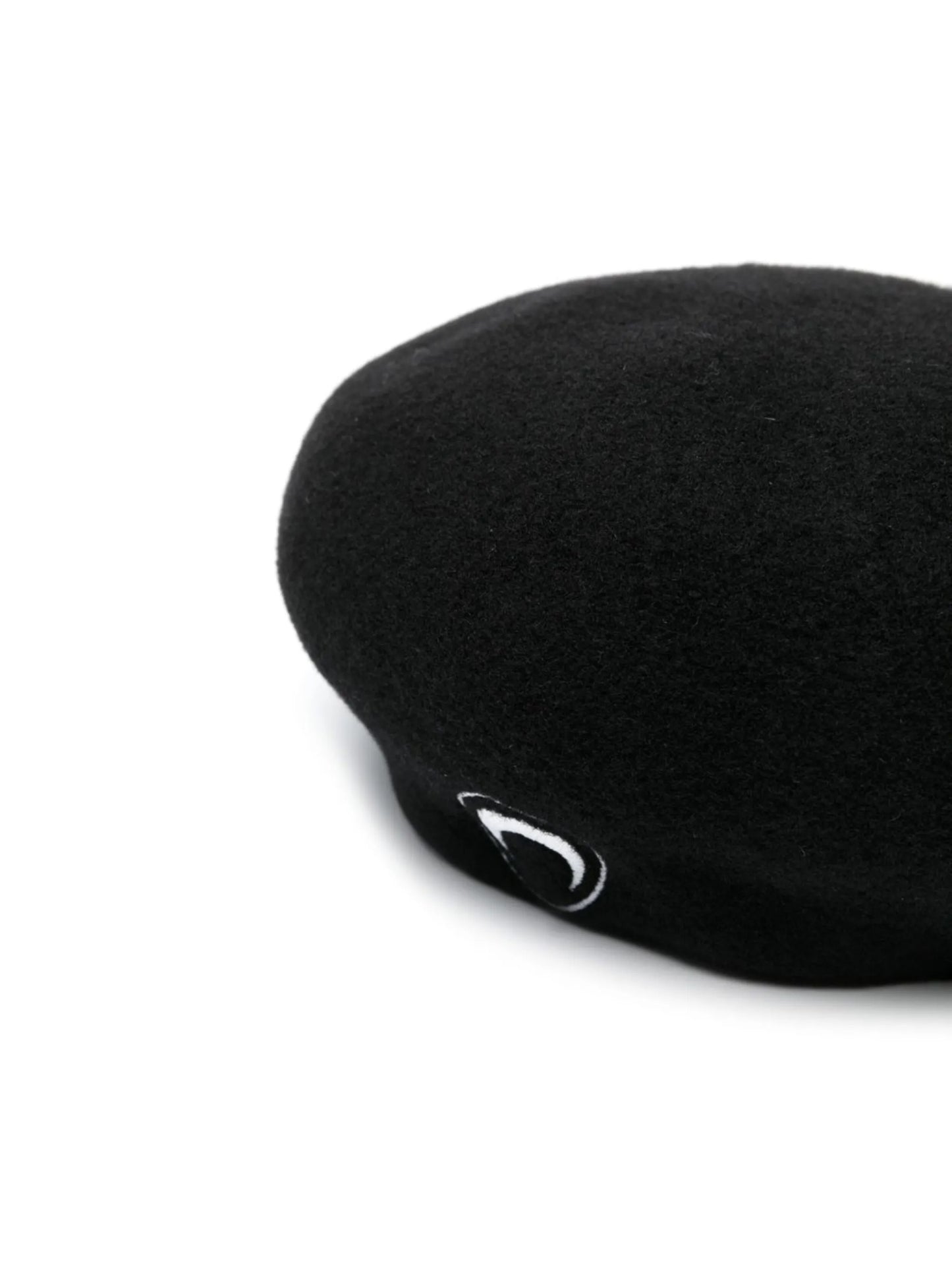 logo-embroidered beret