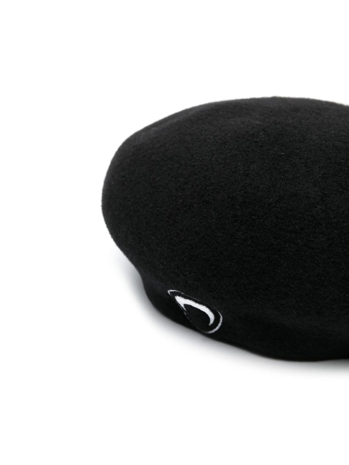 logo-embroidered beret