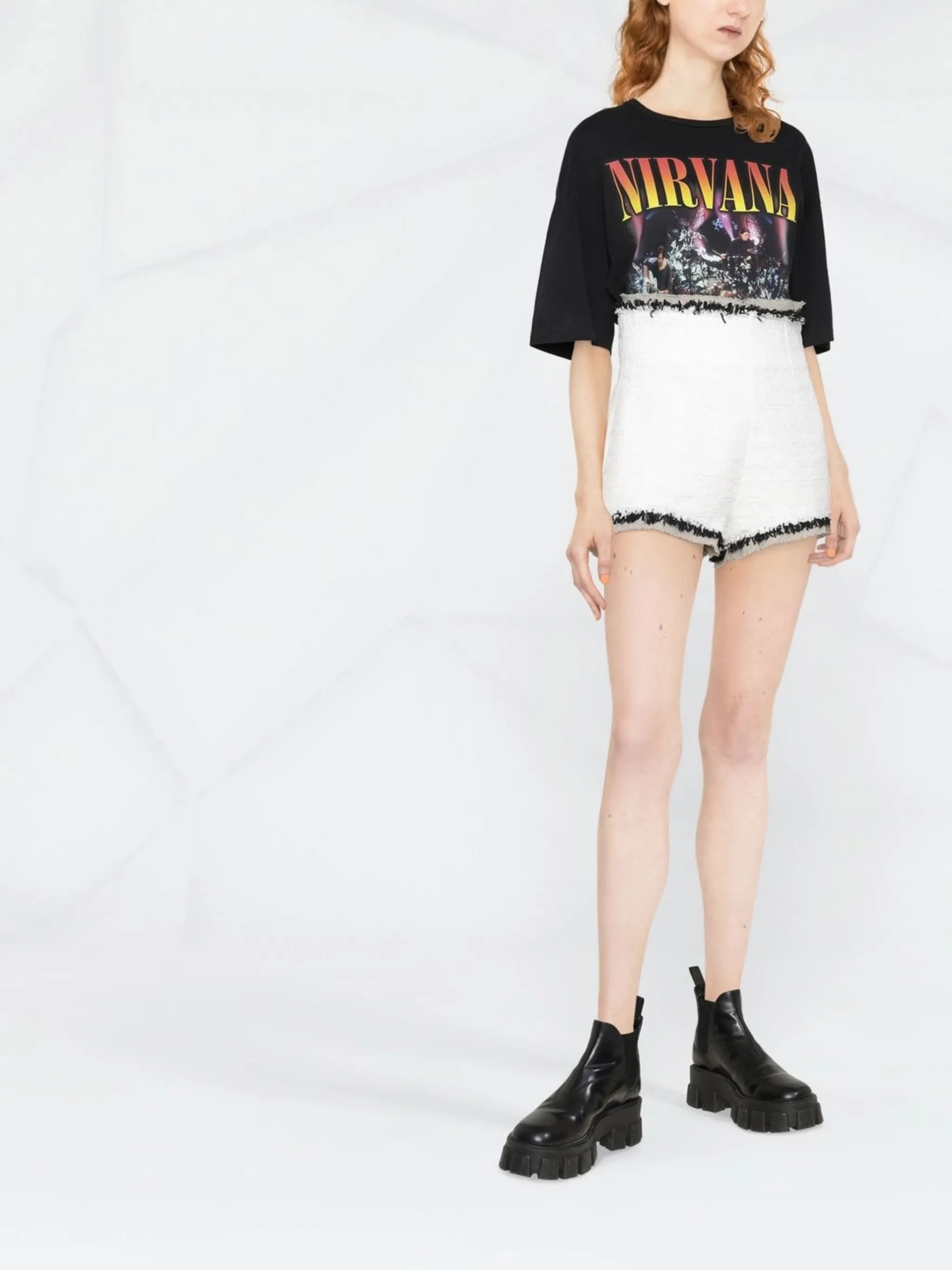 textured contrast-trim raw-edge shorts