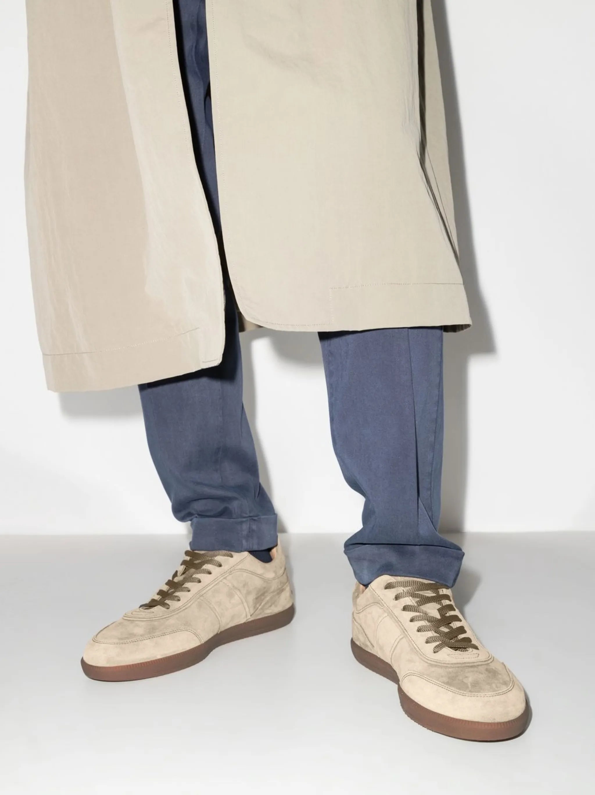 panelled low top sneakers