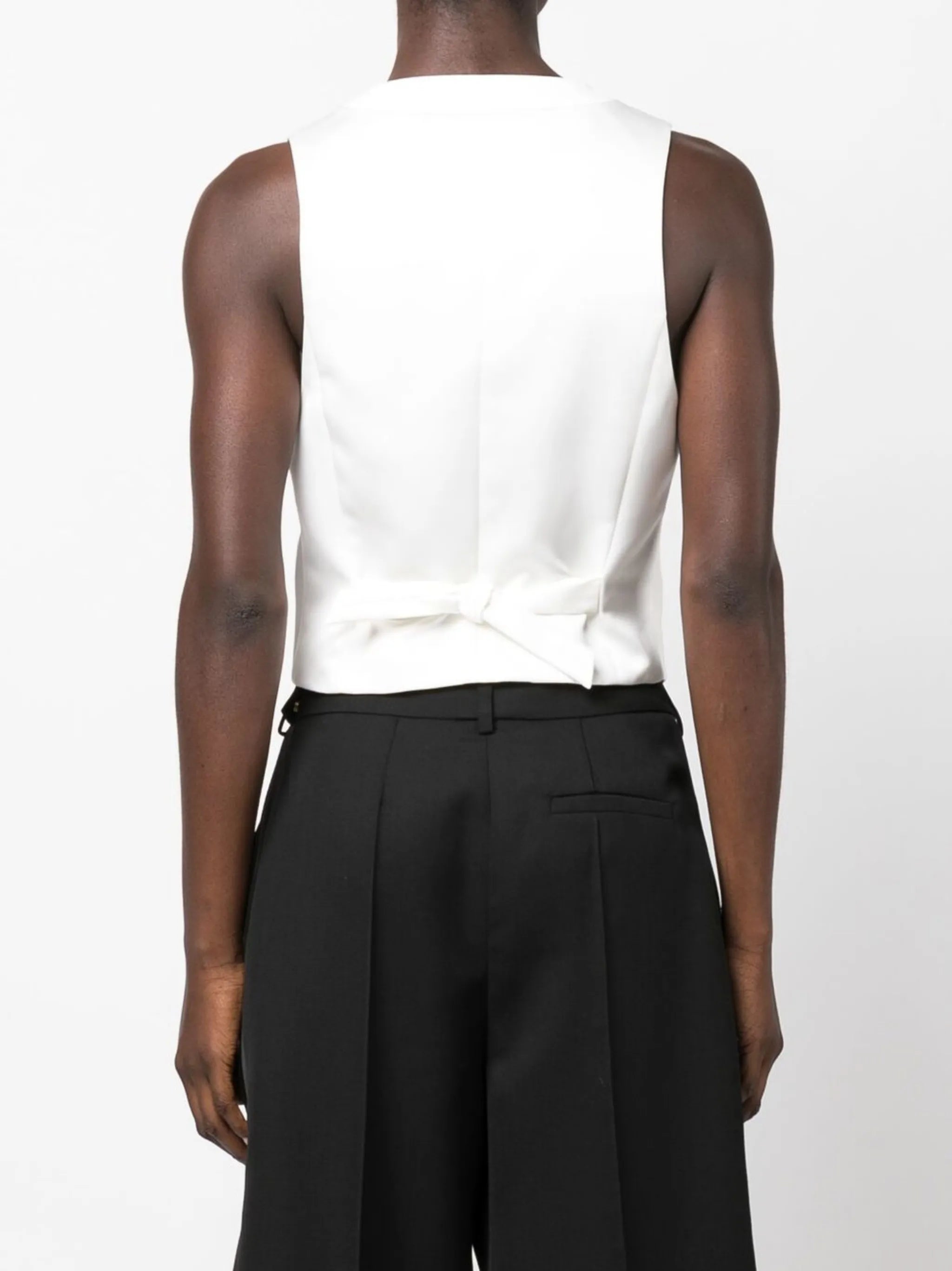 tailored button-fastening vest
