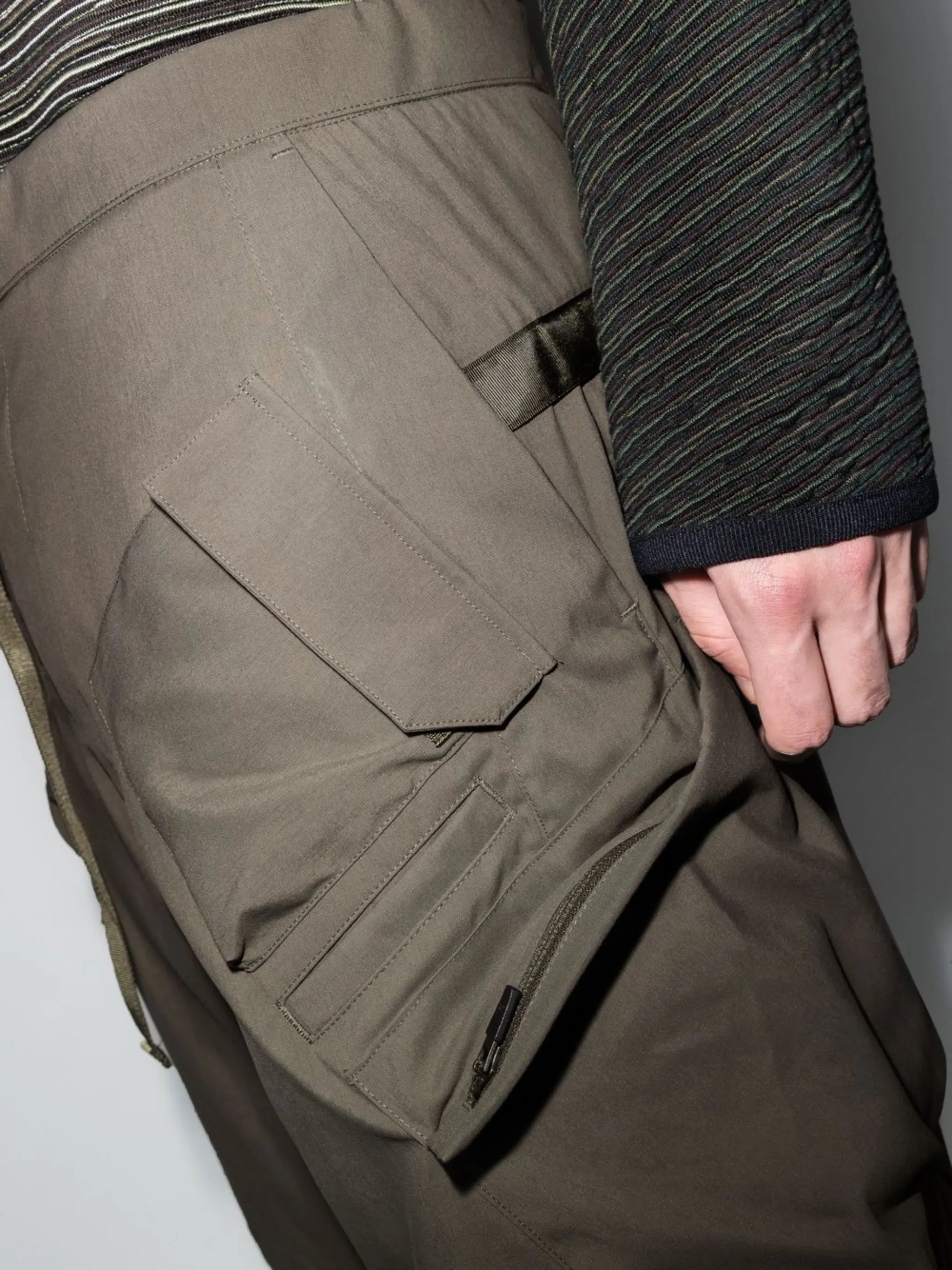 Encapsulated cargo shorts
