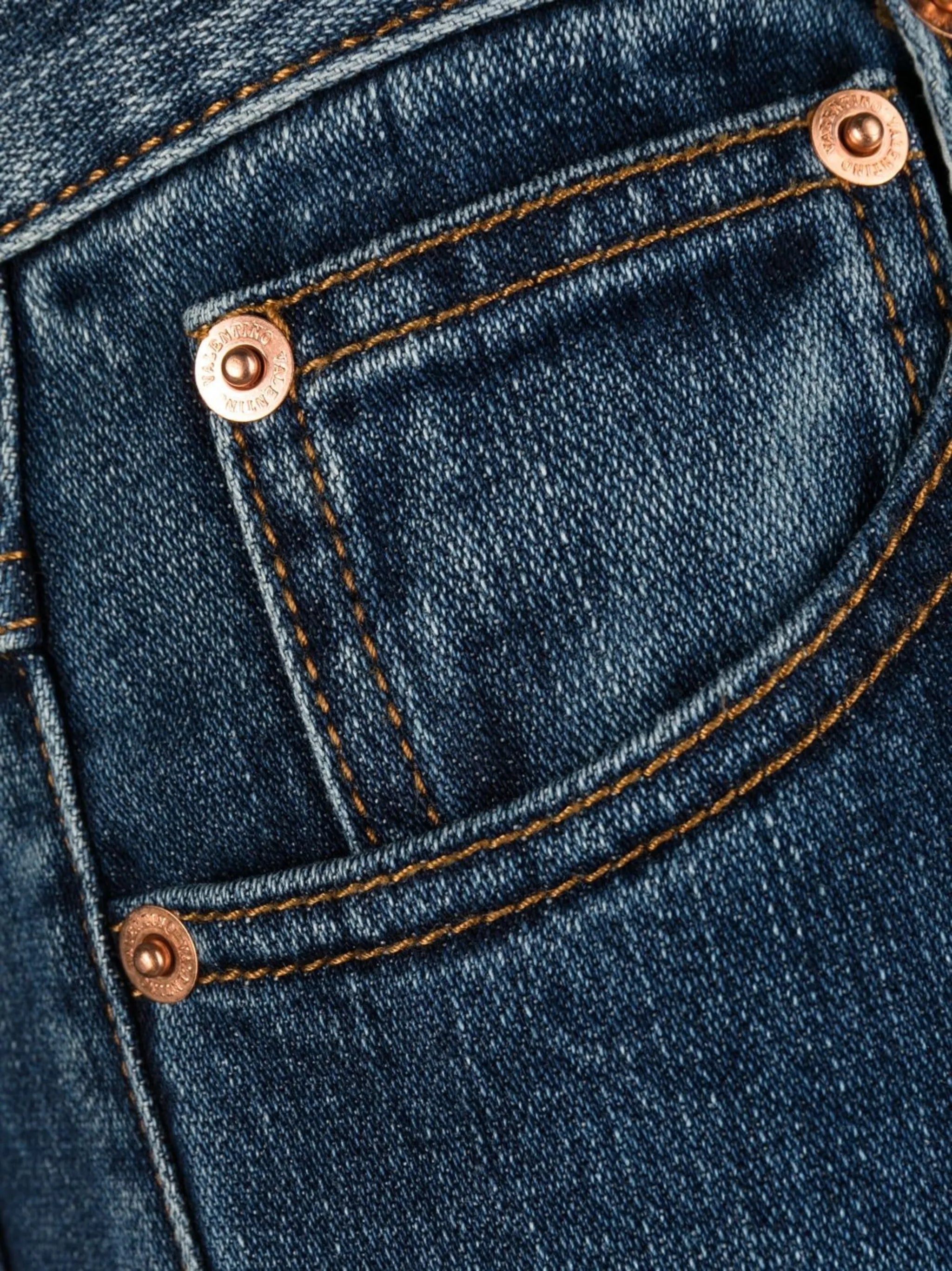 washed-effect jeans