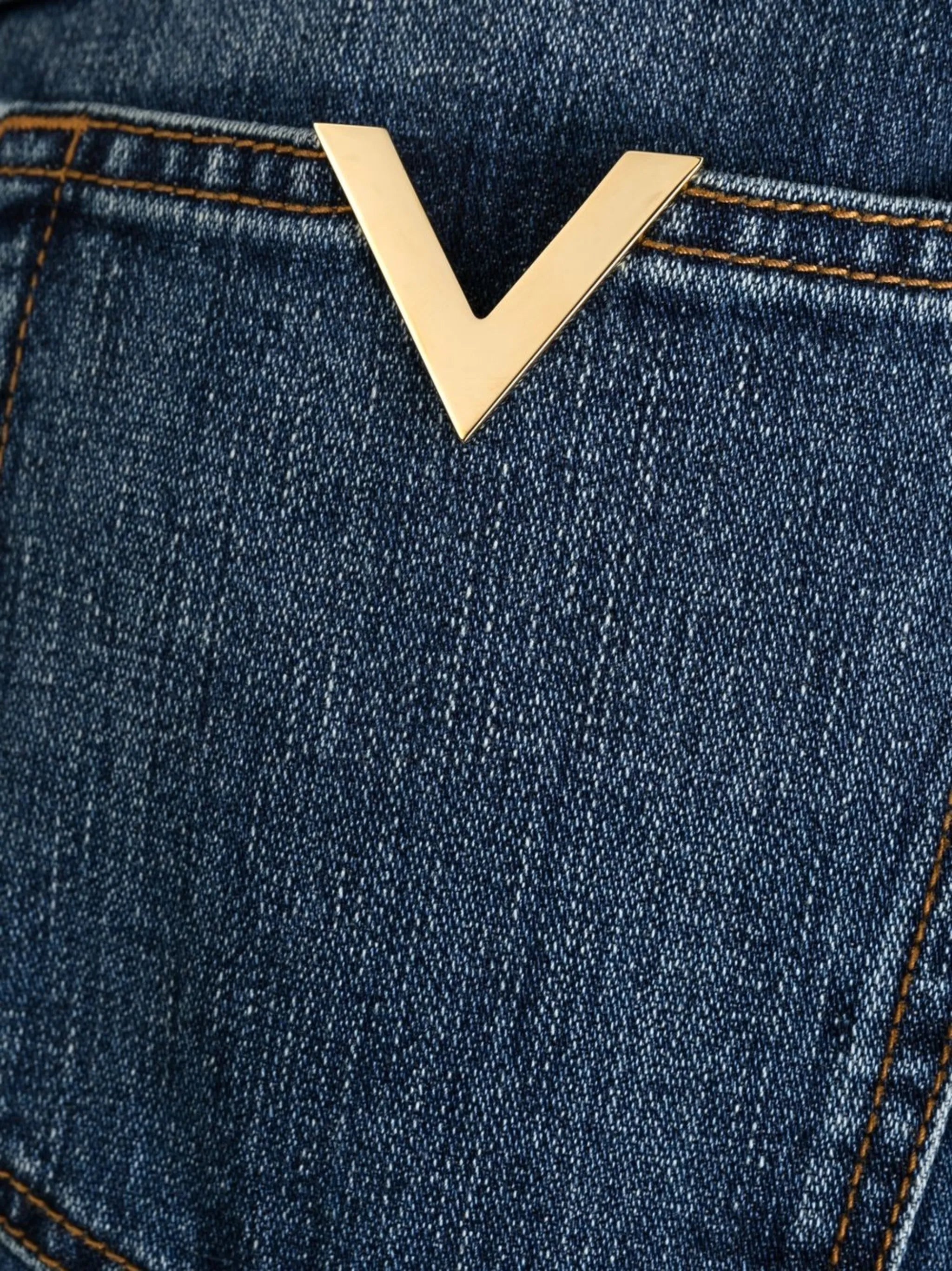 washed-effect jeans