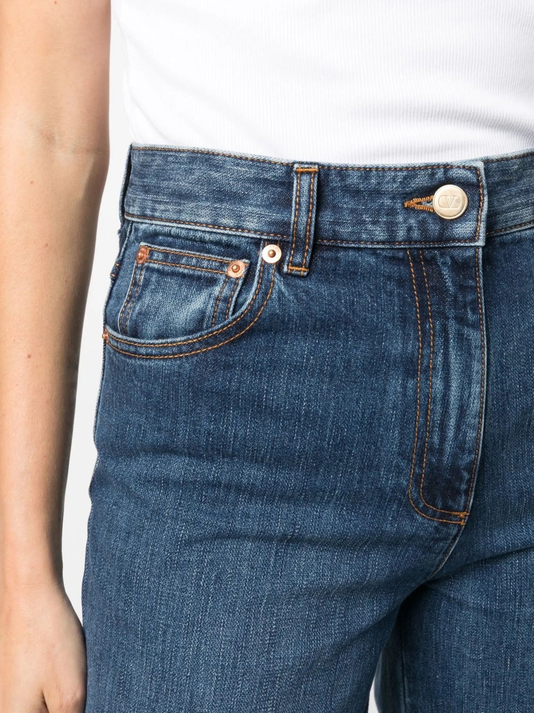 washed-effect jeans