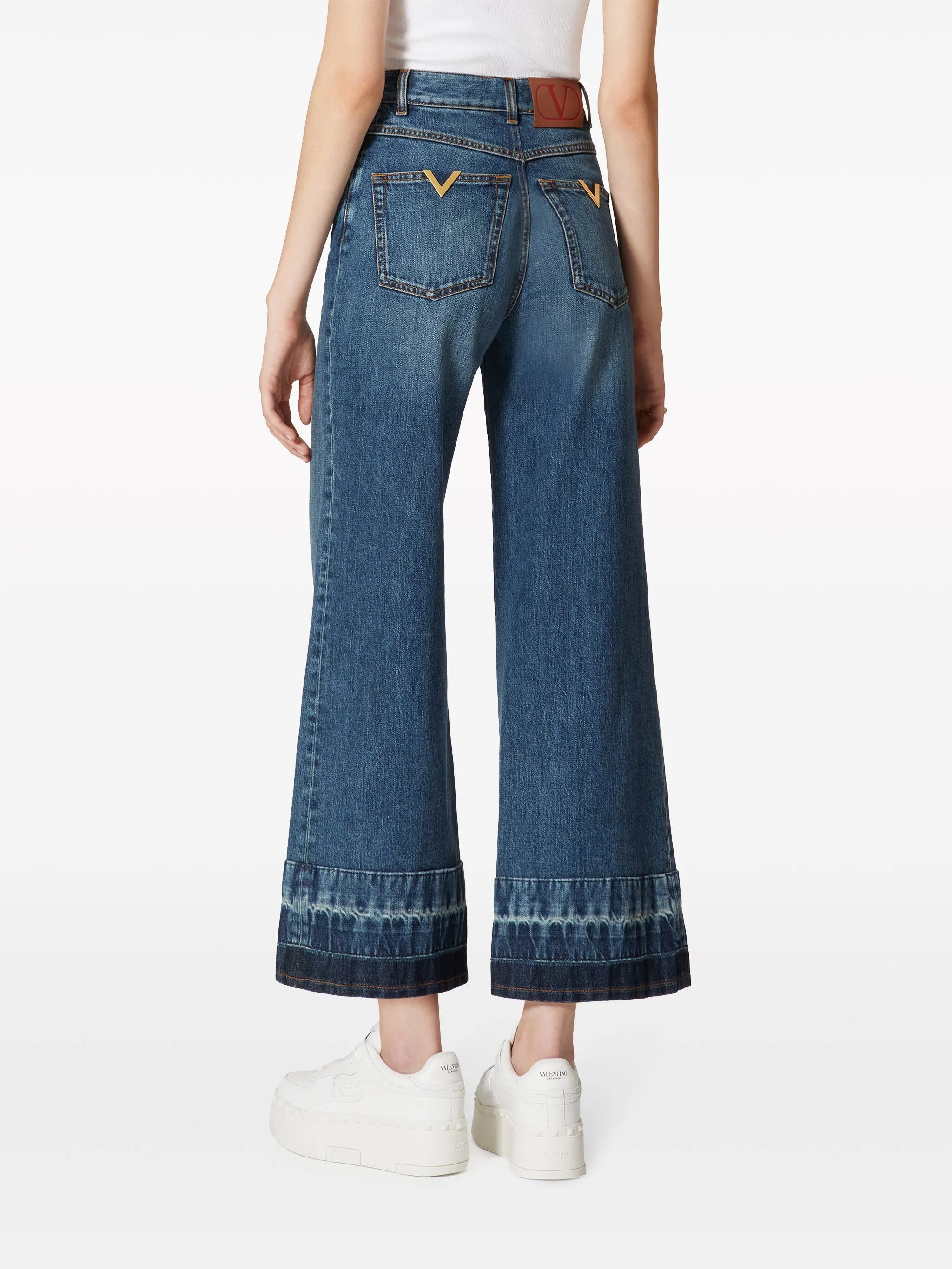 washed-effect jeans