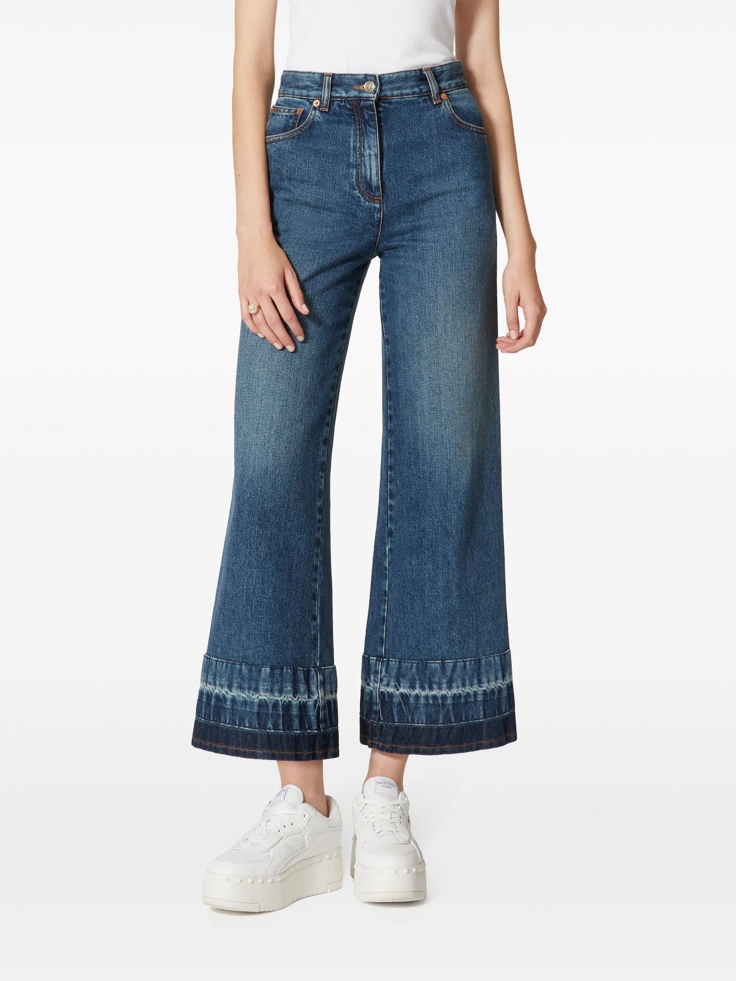 washed-effect jeans