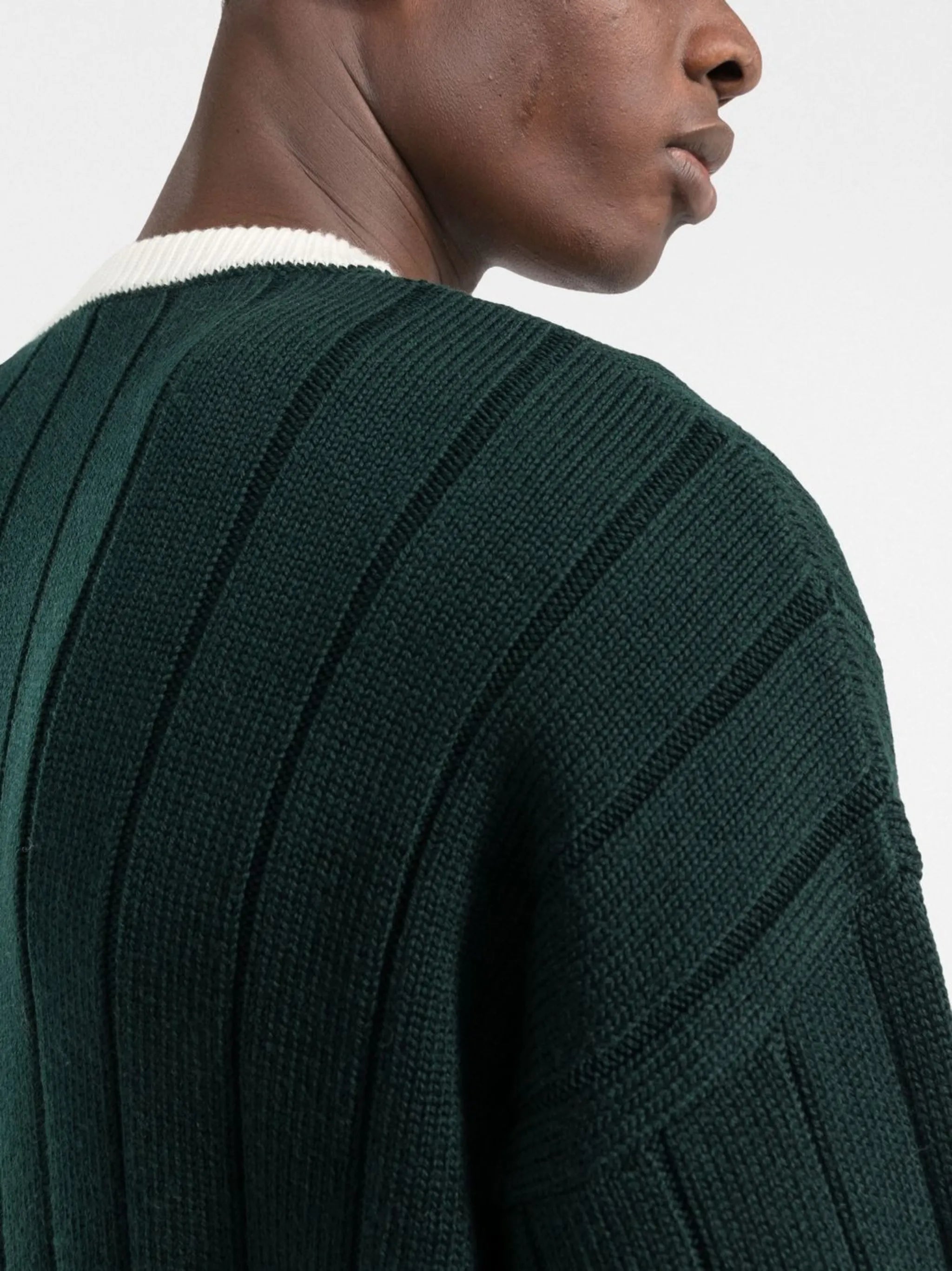 logo-embroidered V-neck wool jumper