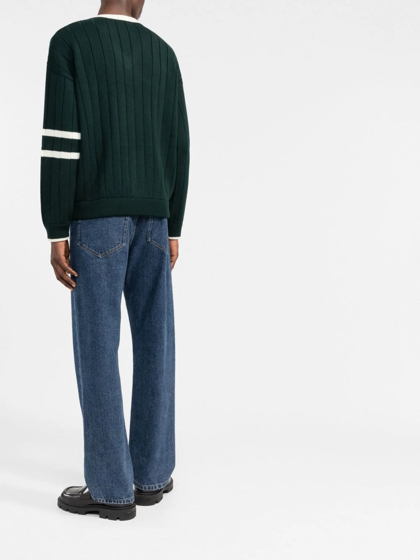 logo-embroidered V-neck wool jumper