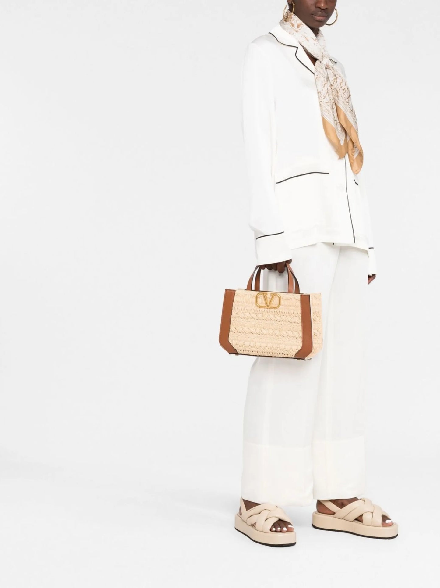 VLogo woven tote bag