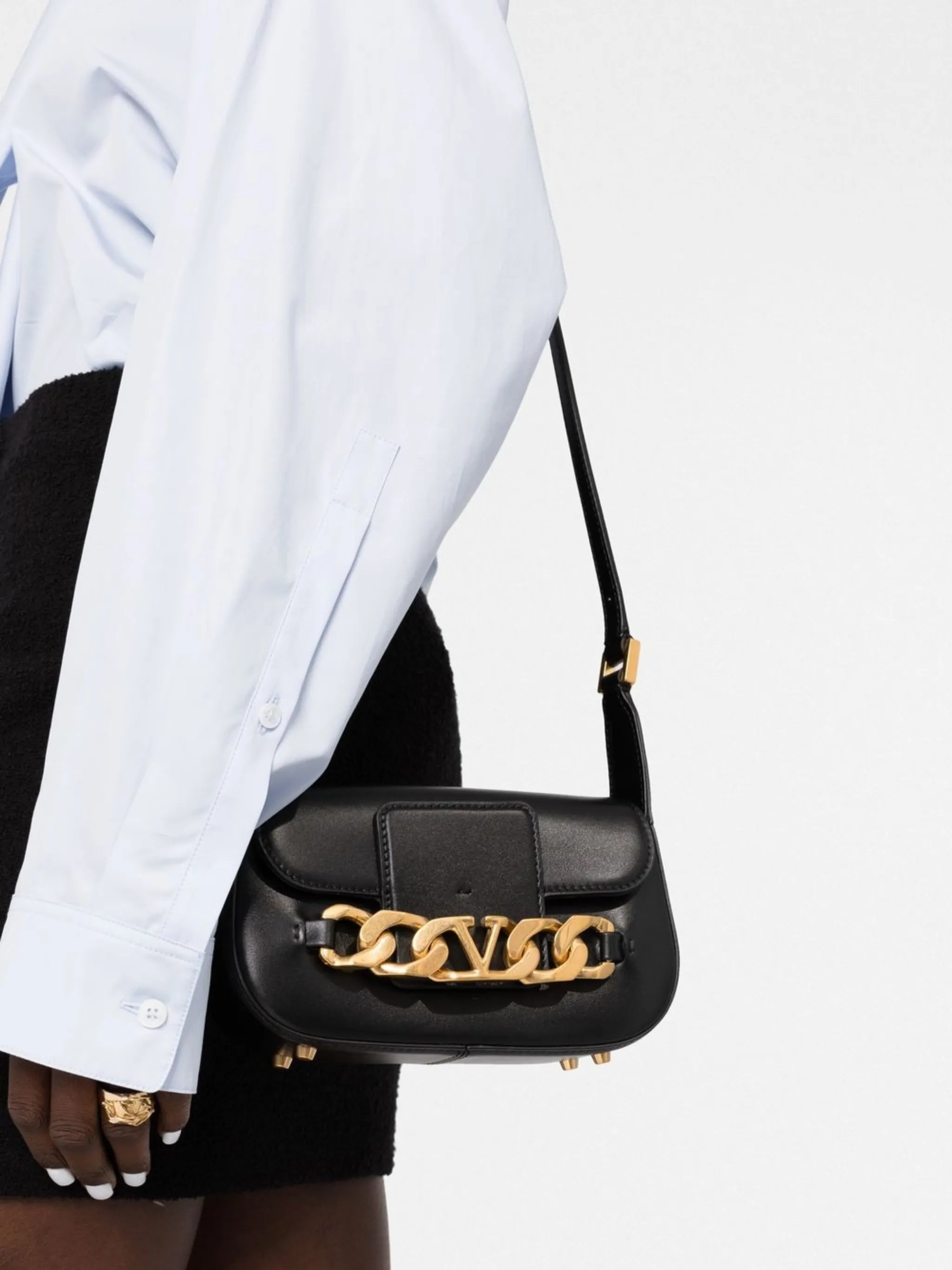 VLogo leather crossbody bag