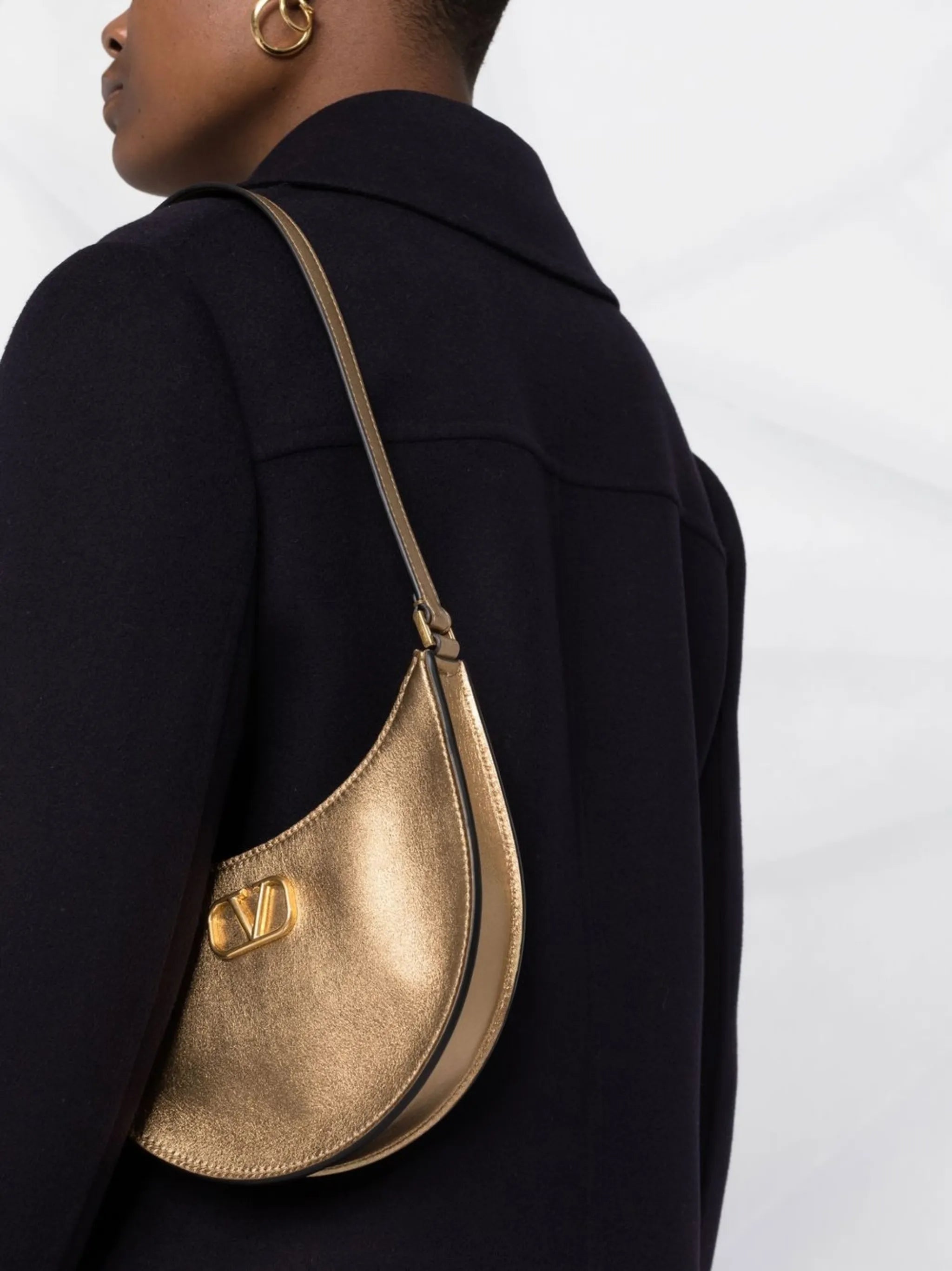 VLogo shoulder bag