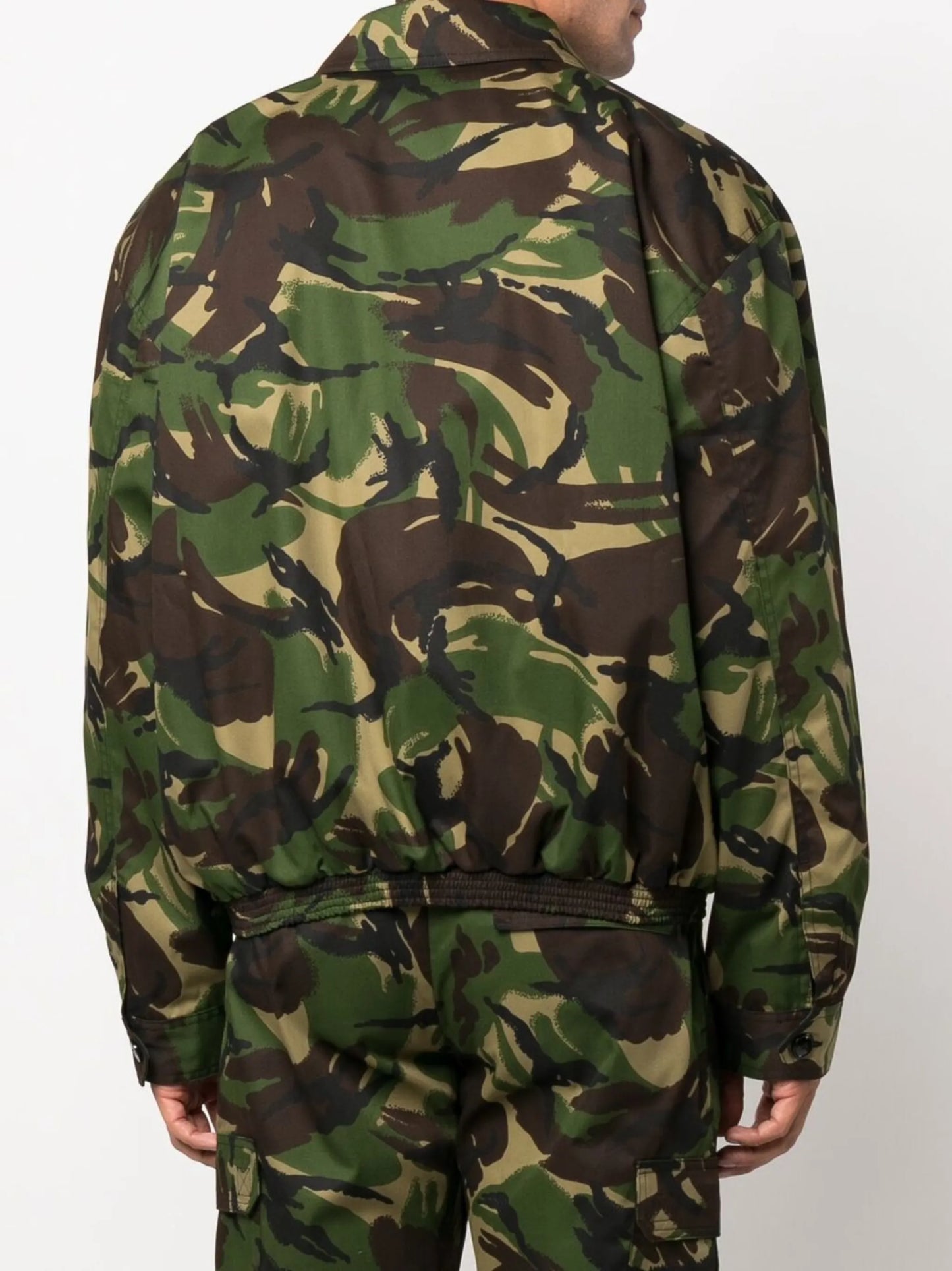 camouflage-print button-fastening jacket