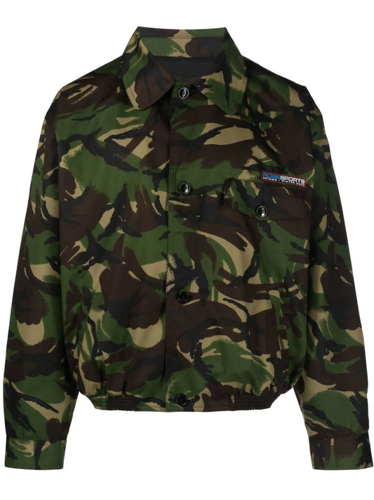 camouflage-print button-fastening jacket