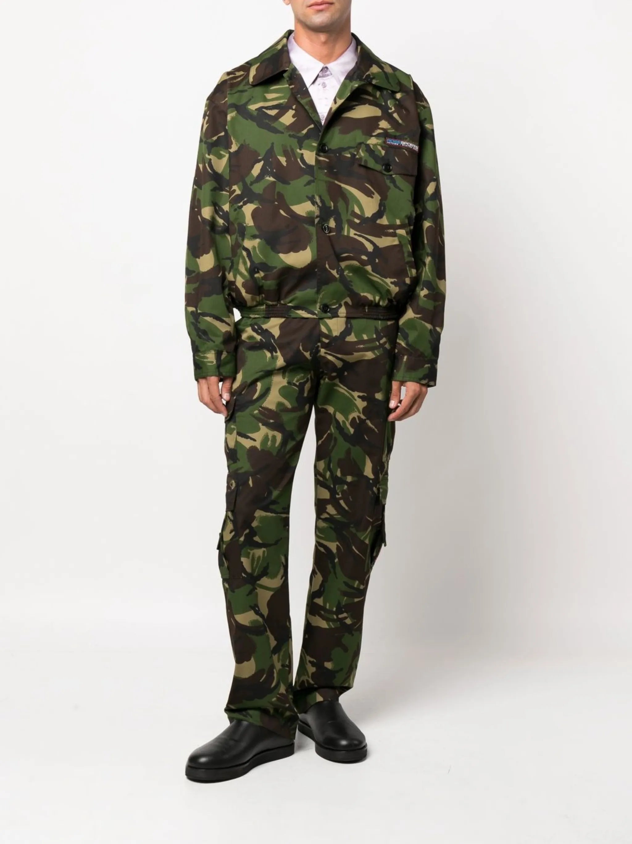 camouflage-print button-fastening jacket