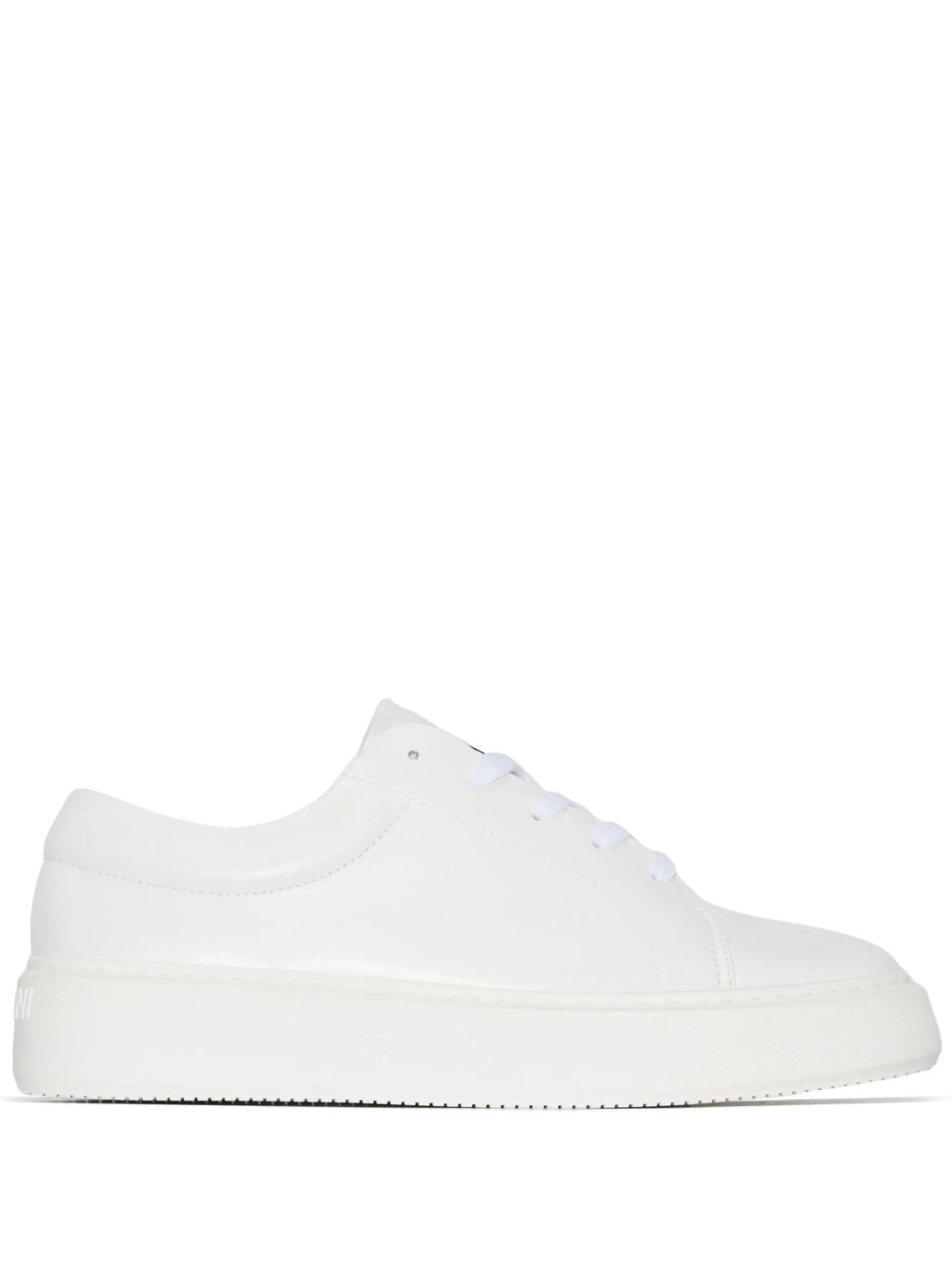 Sporty low-top sneakers