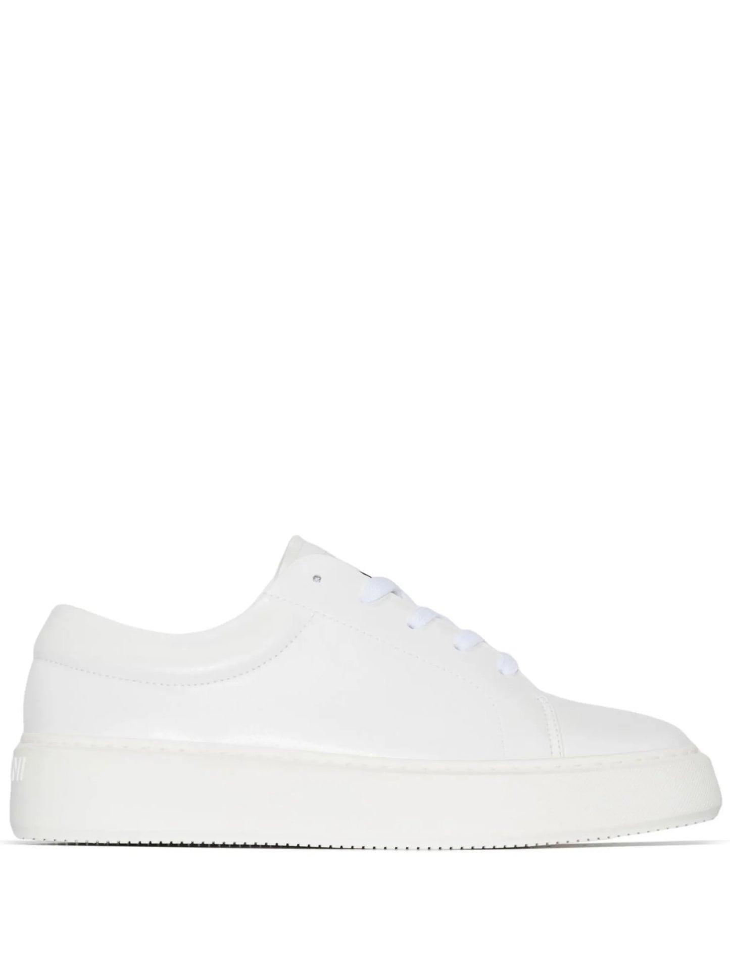 Sporty low-top sneakers