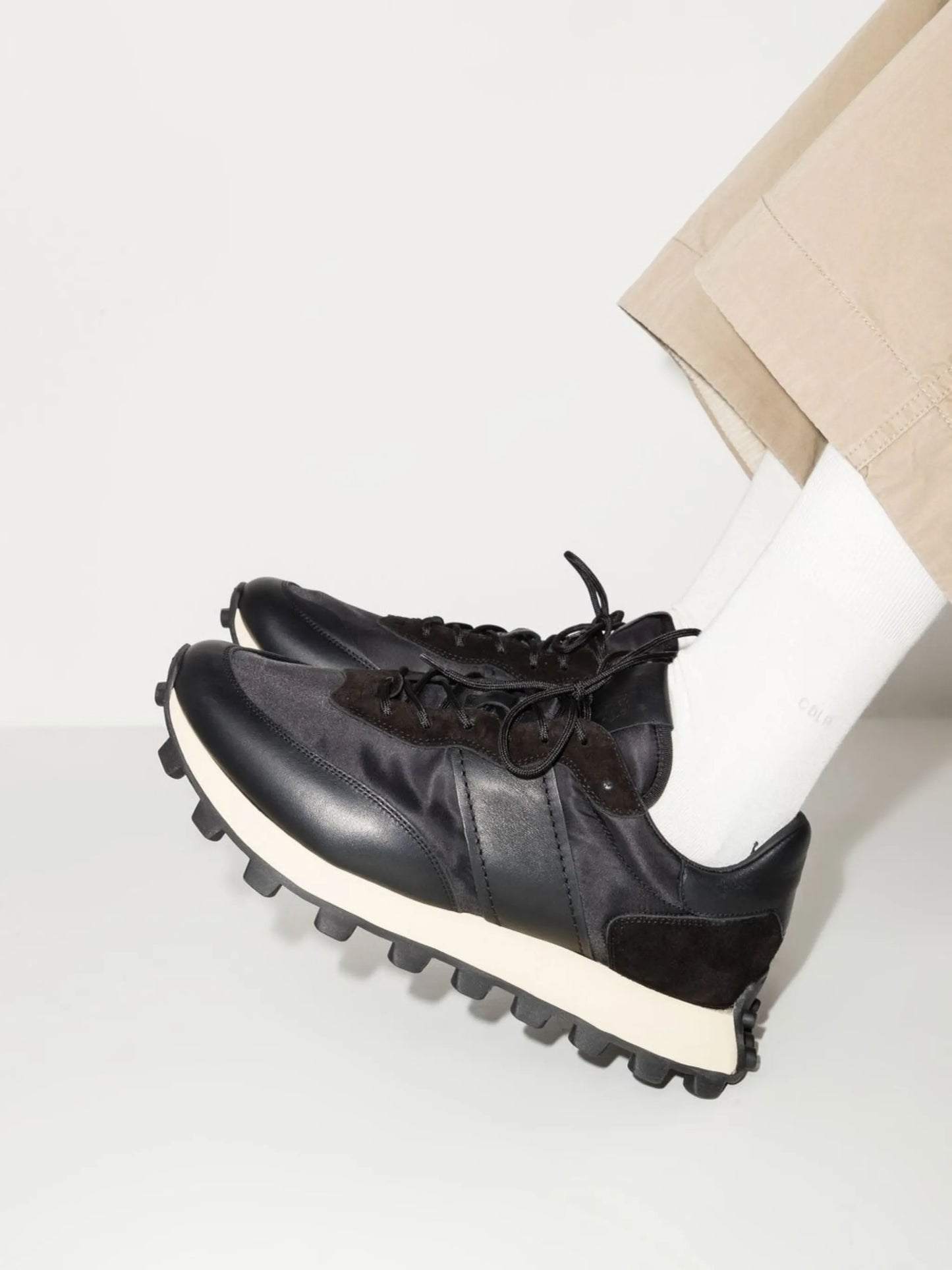 T1 panelled low-top sneakers