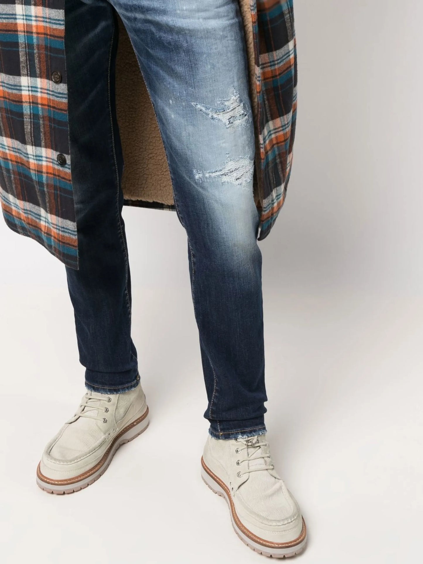 distressed-effect slim jeans
