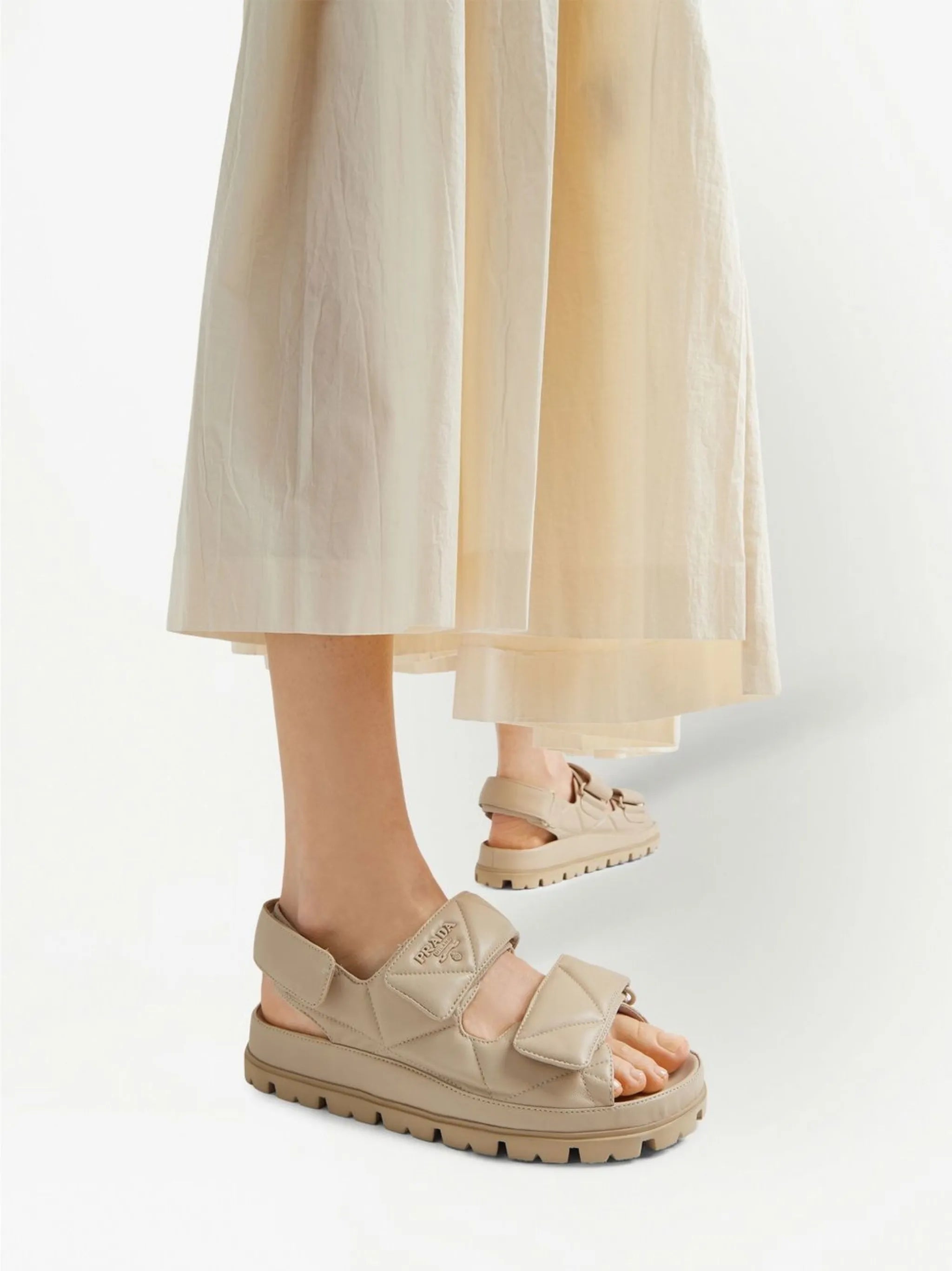 logo-plaque leather sandals