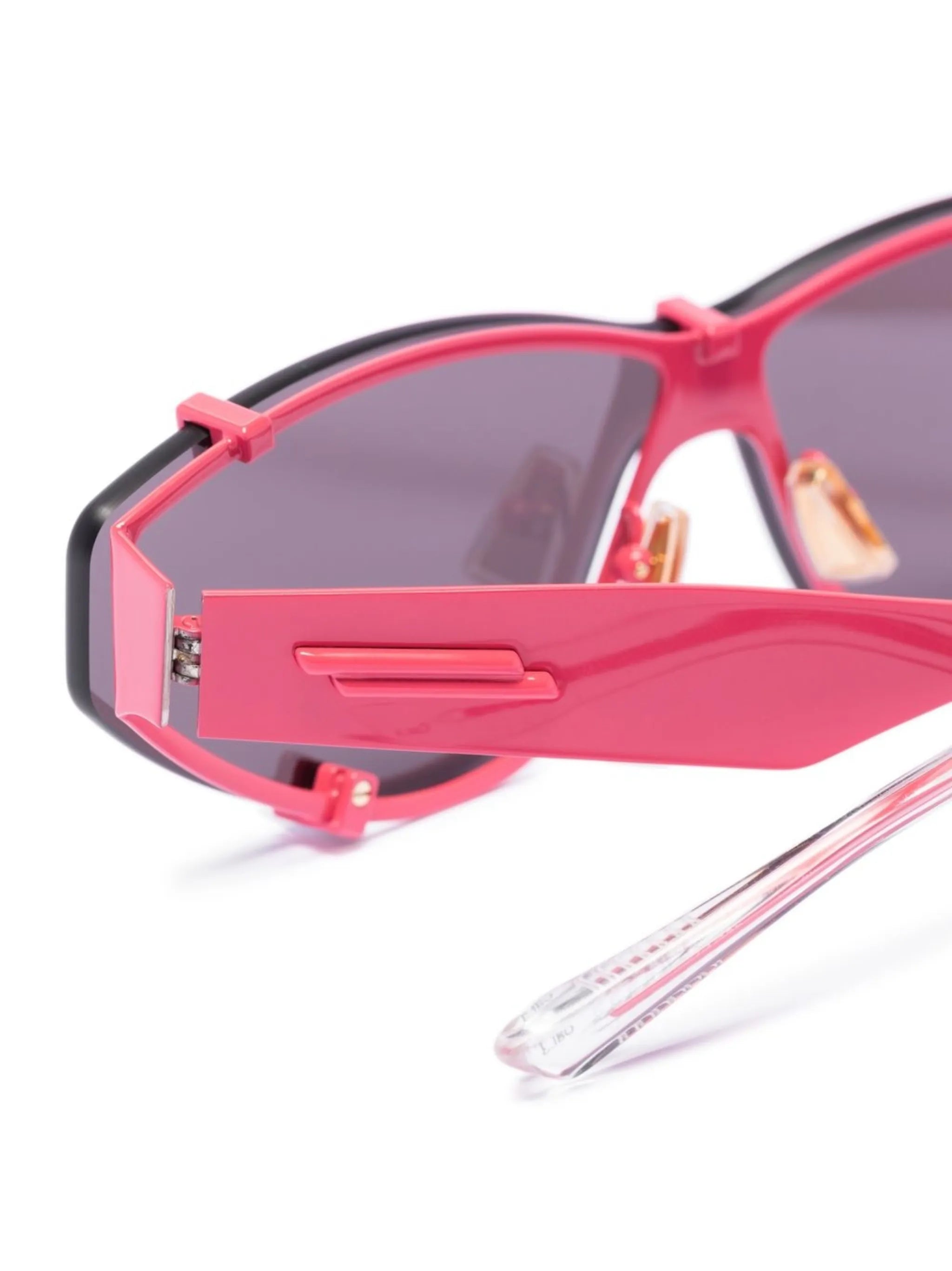 cat-eye frame sunglasses