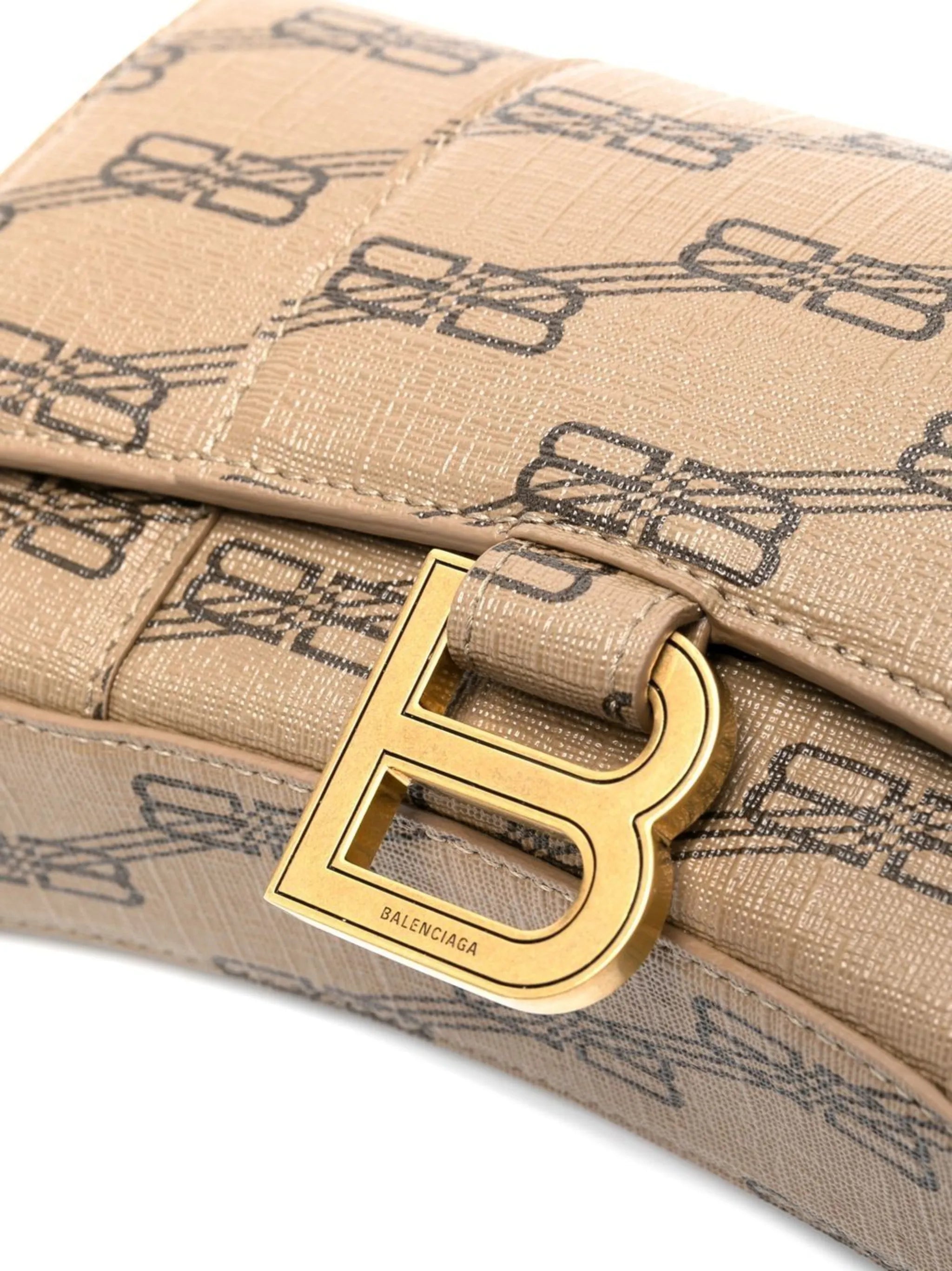 Hourglass BB-monogram wallet with chain