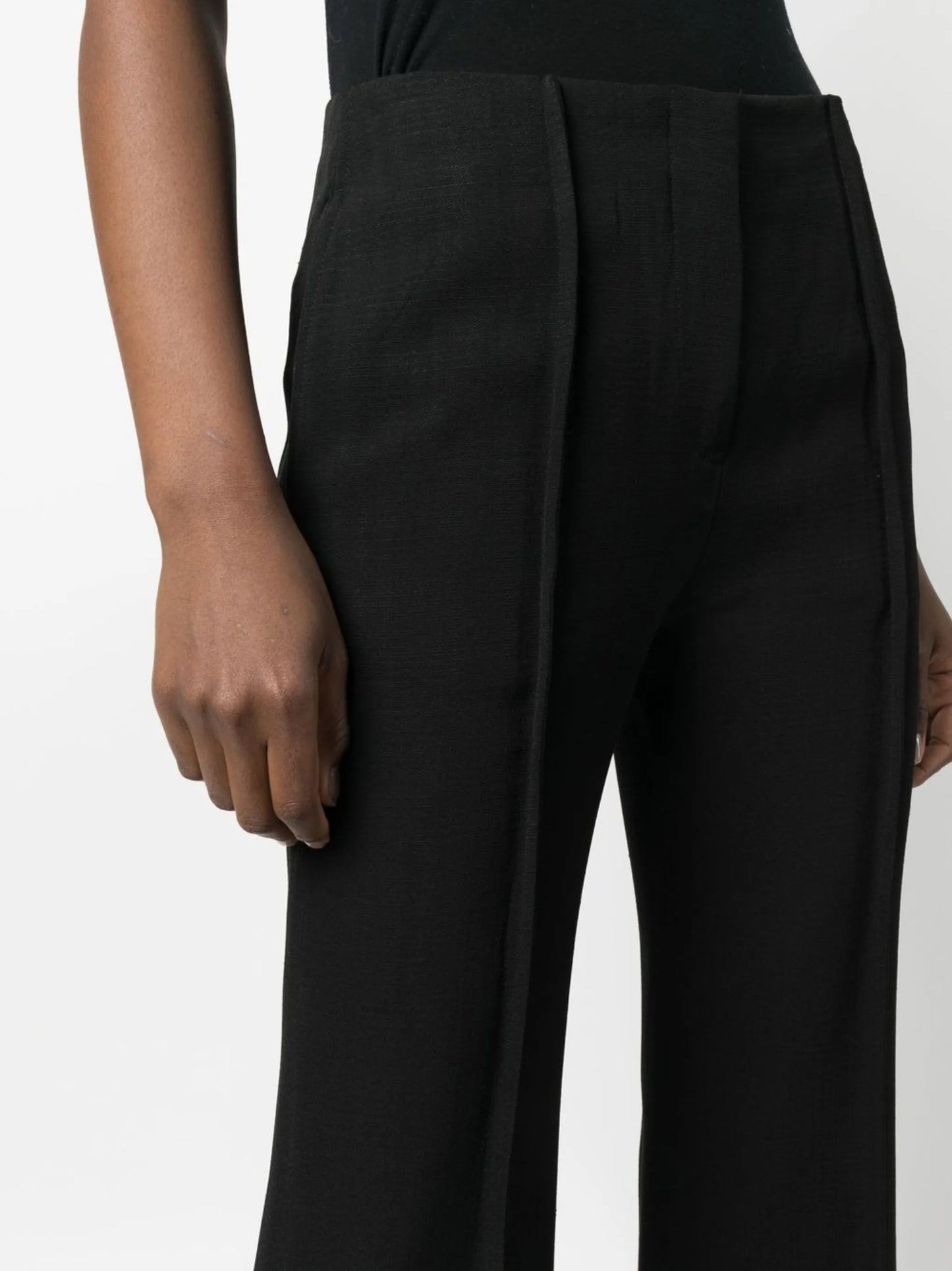 straight-leg trousers