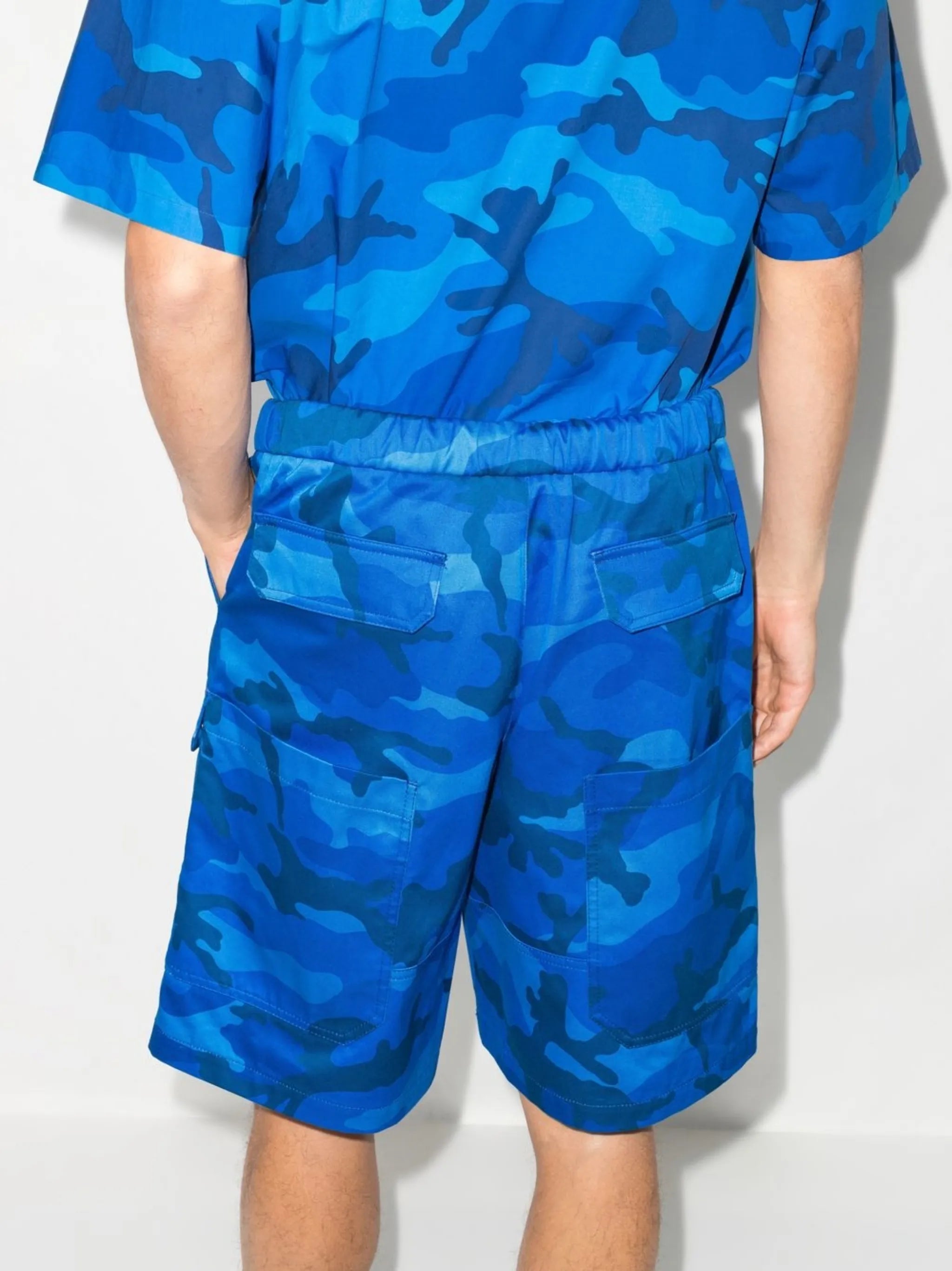 camouflage-print cargo shorts