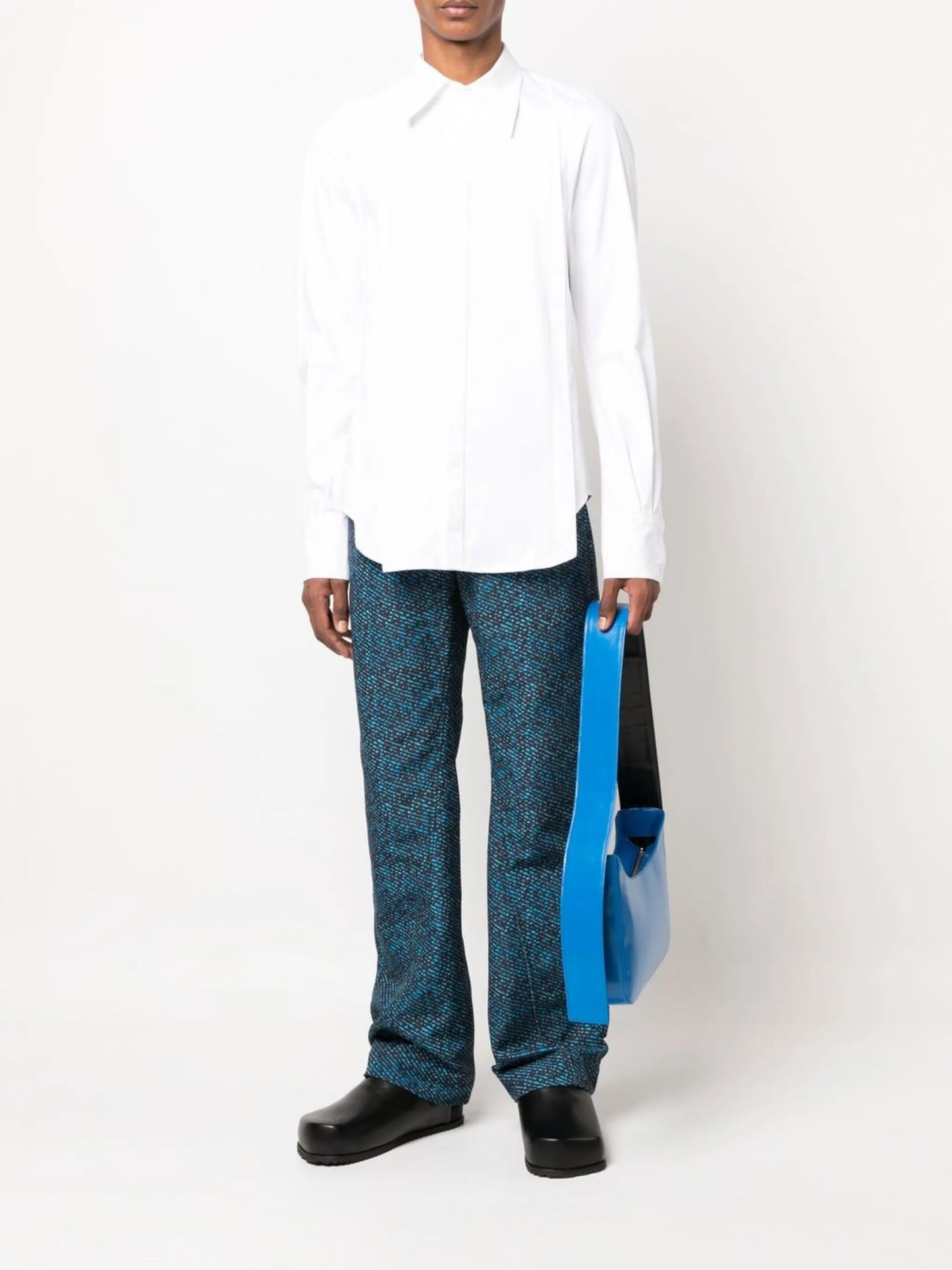 pointed flat collar shirt