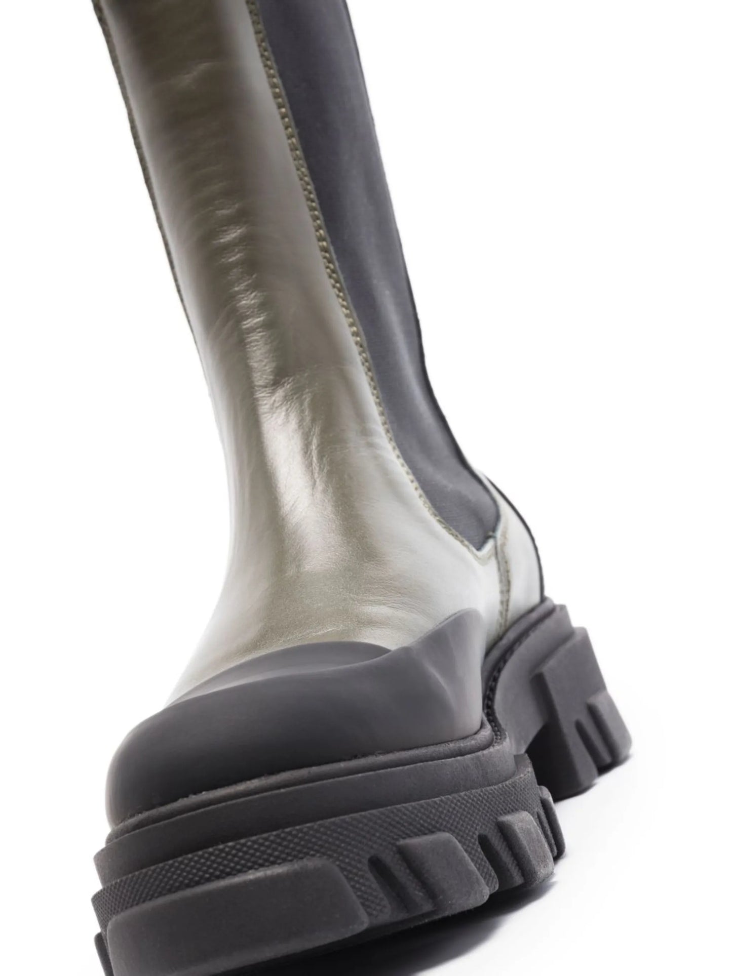 polished-finish ridged-sole boots