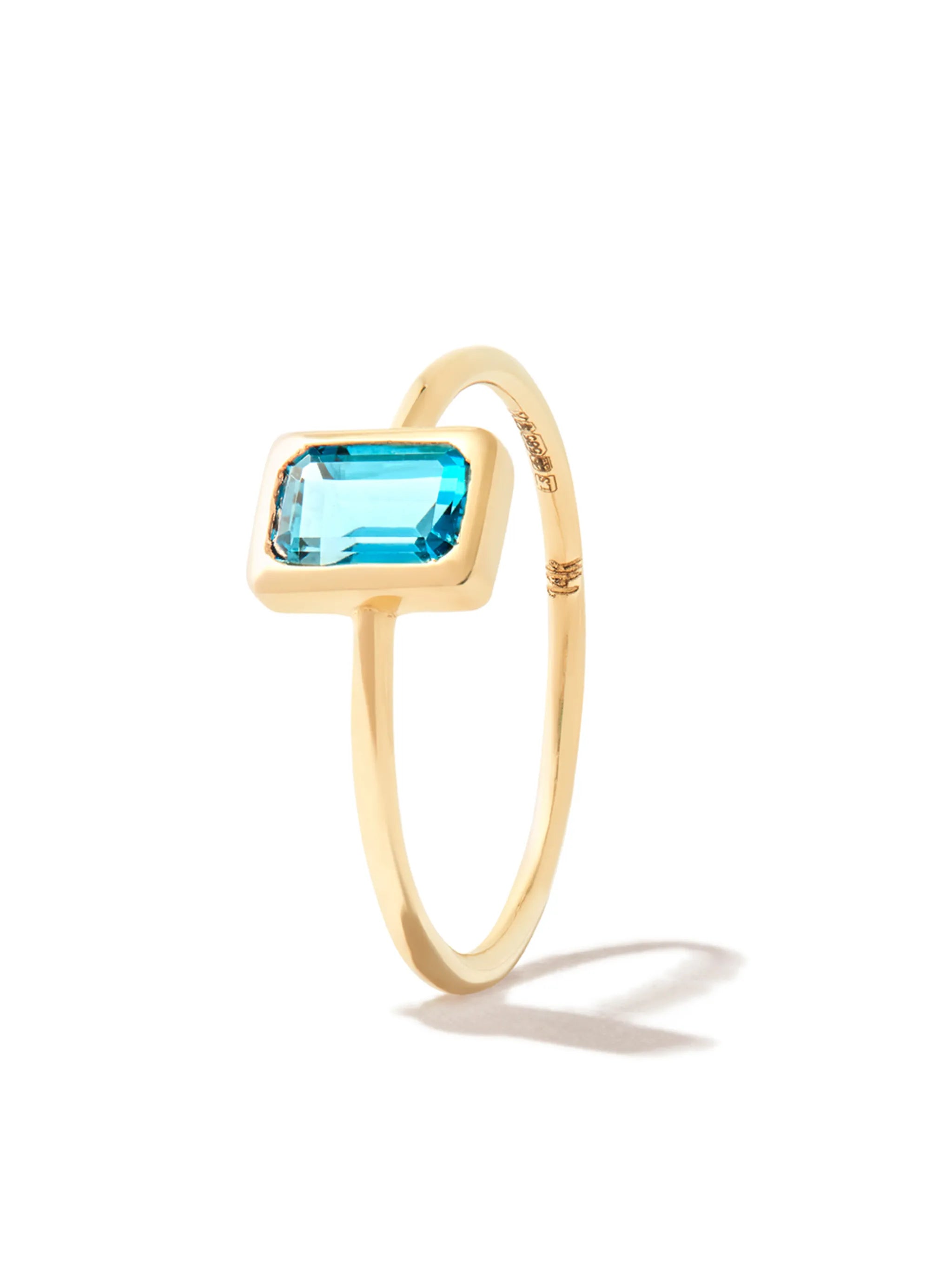 14kt yellow gold topaz ring