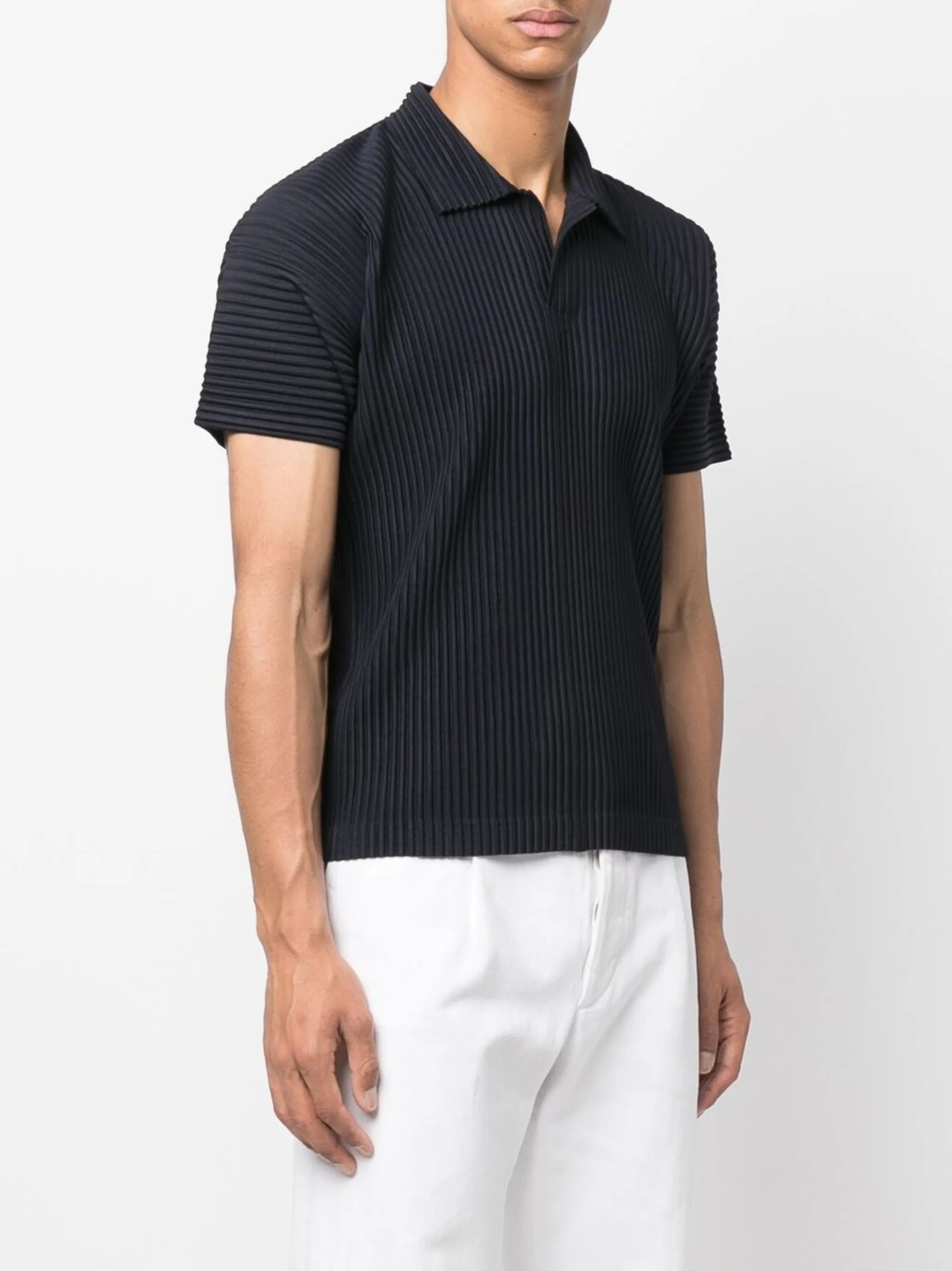 plissé-effect open-collar polo shirt