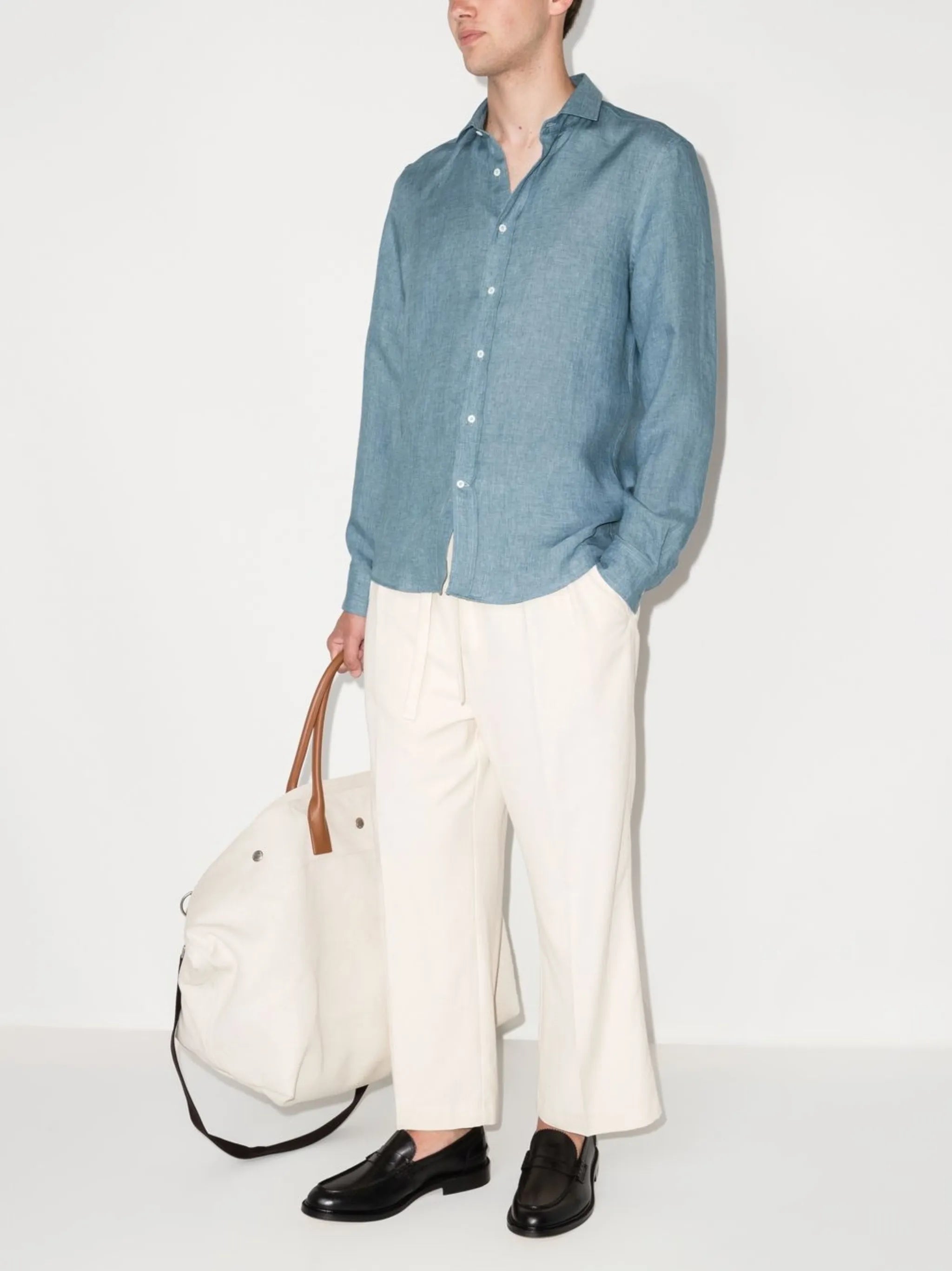 classic collar buttoned shirt