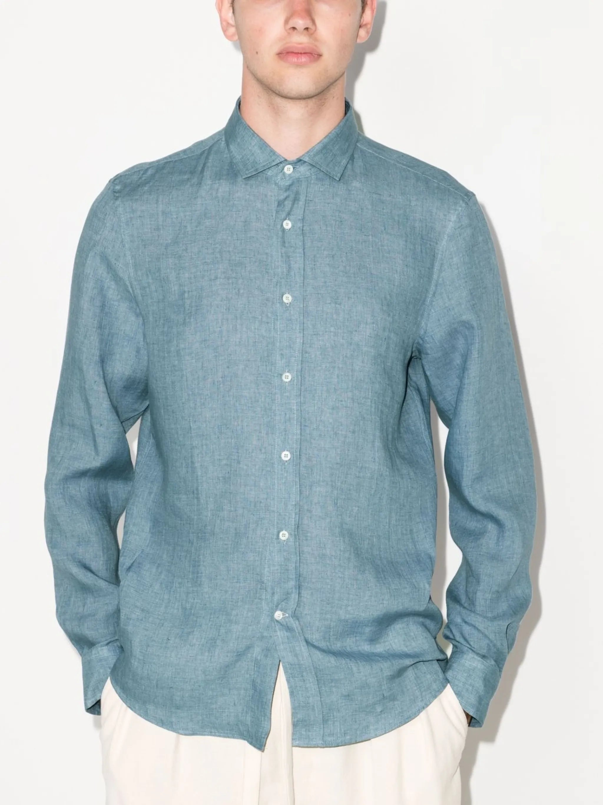 classic collar buttoned shirt