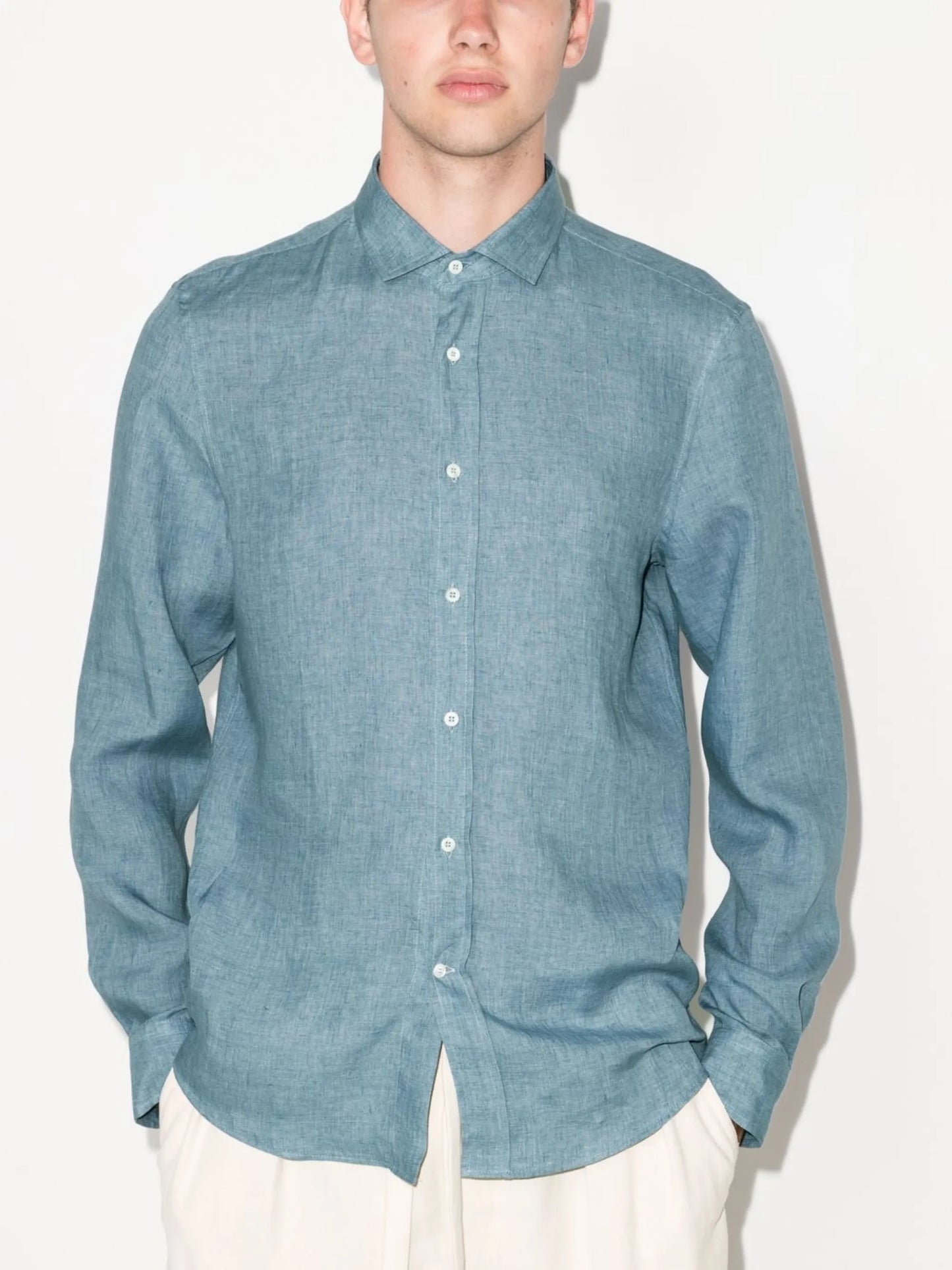 classic collar buttoned shirt