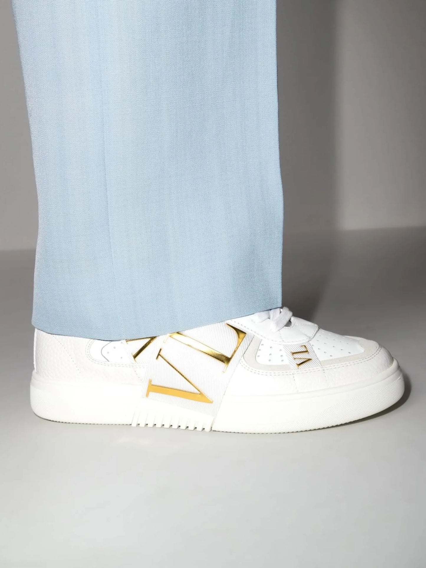 VL7N low-top sneakers