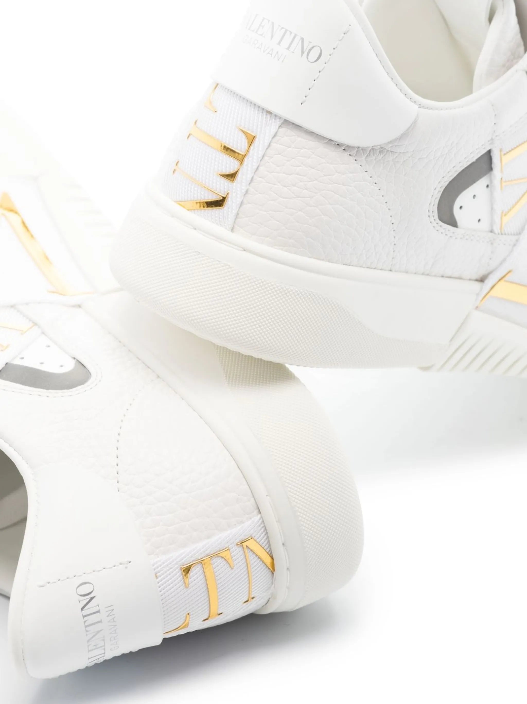 VL7N low-top sneakers